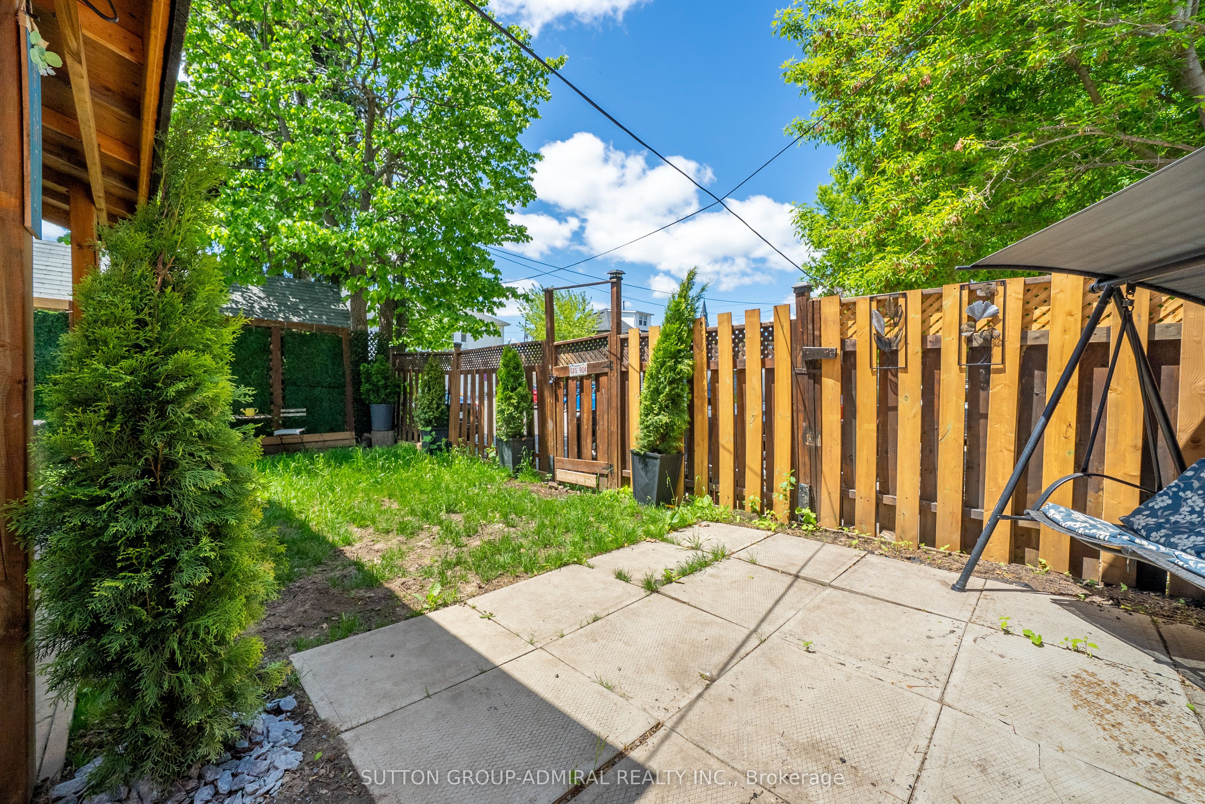 20 Brock Street E Property Photo 34