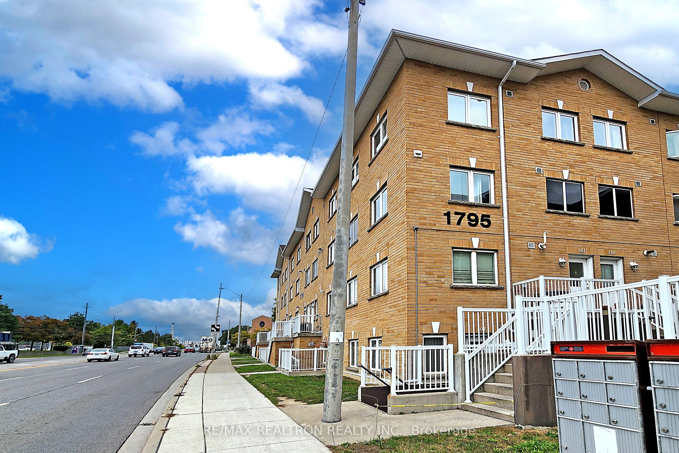 1795 Markham Road 106