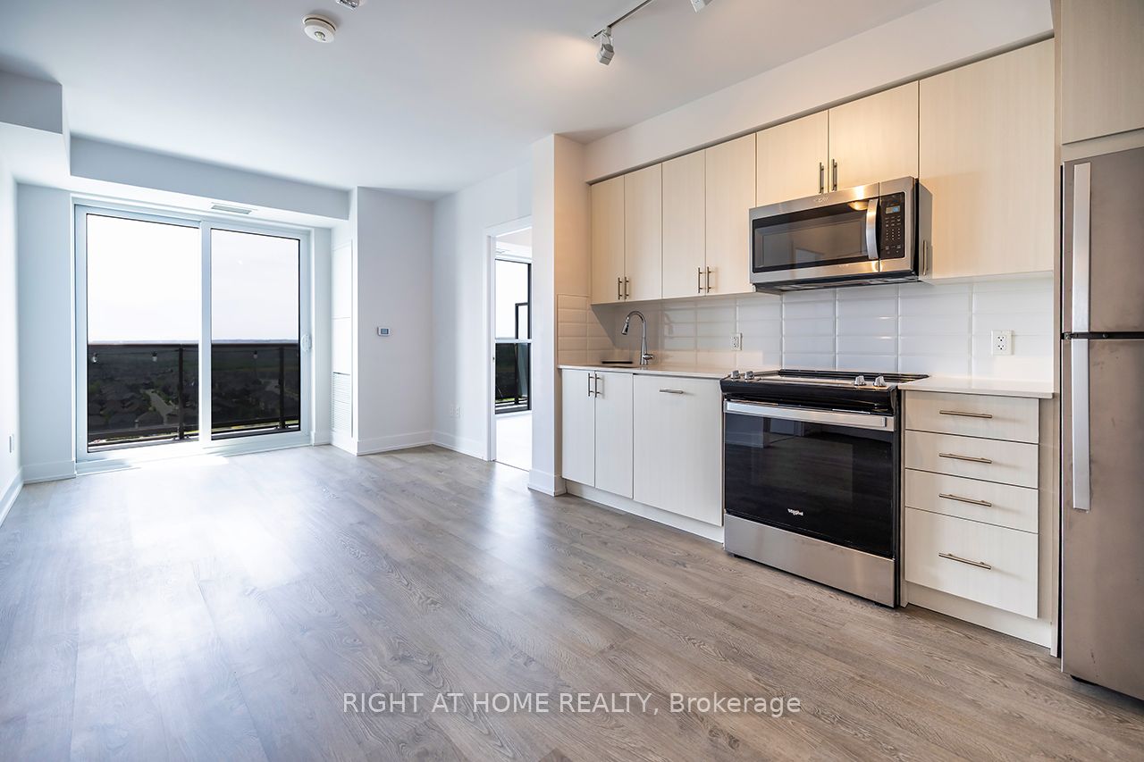 2550 Simcoe Street N 1804 Property Photo 4