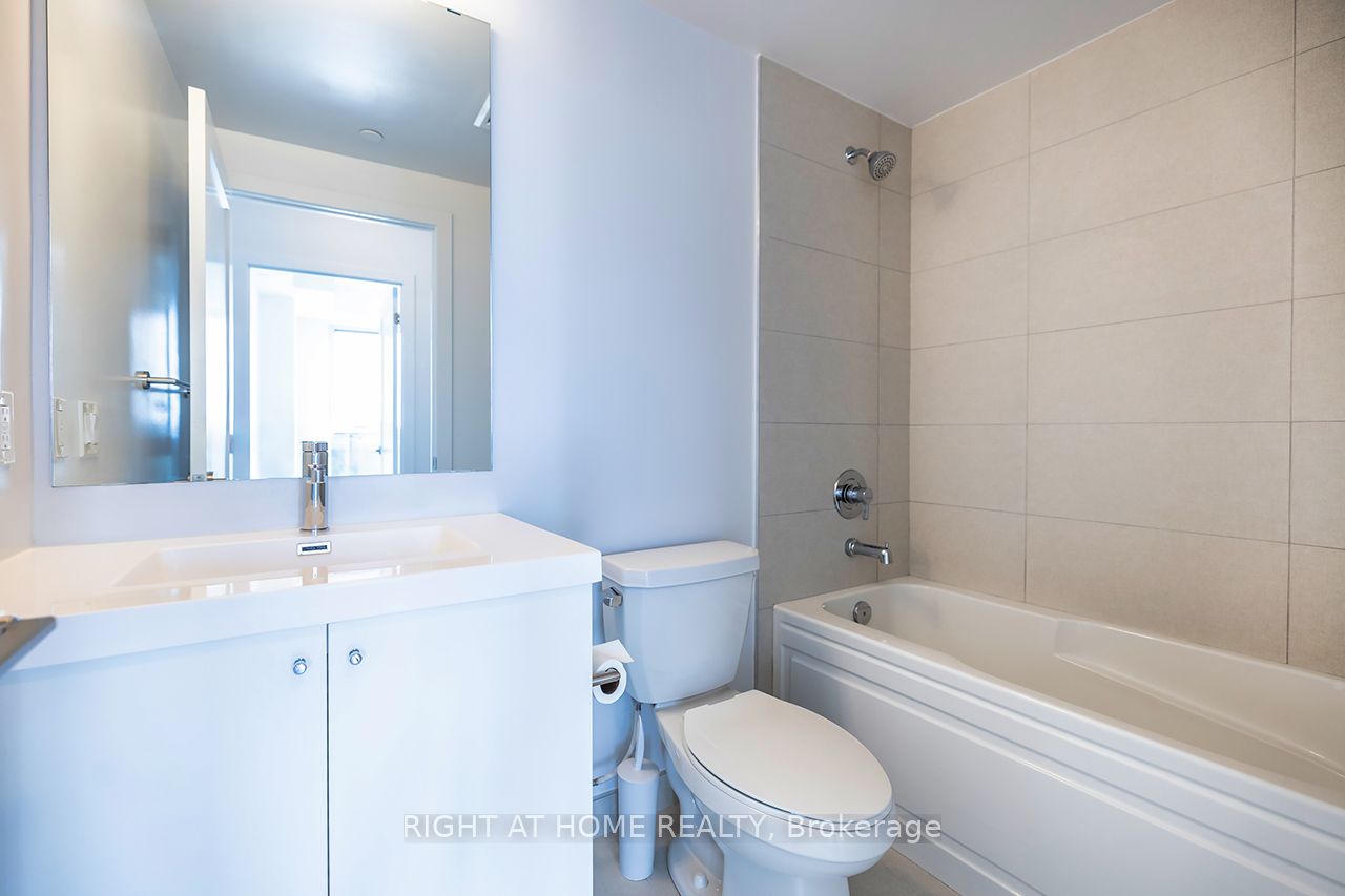 2550 Simcoe Street N 1804 Property Photo 5