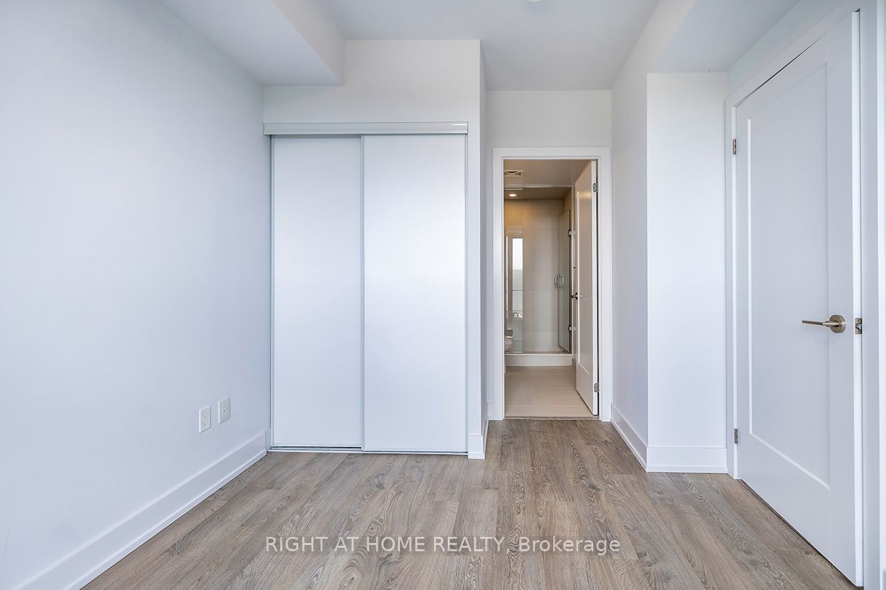 2550 Simcoe Street N 1804 Property Photo 10