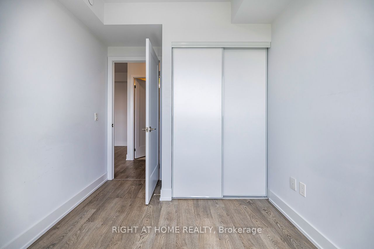 2550 Simcoe Street N 1804 Property Photo 15