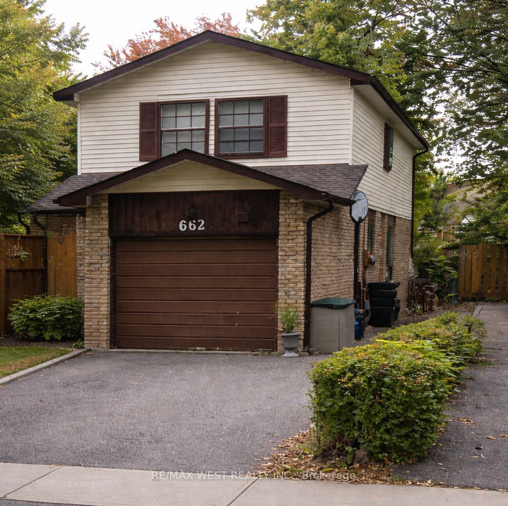 662 Balsam Crescent Property Photo 1