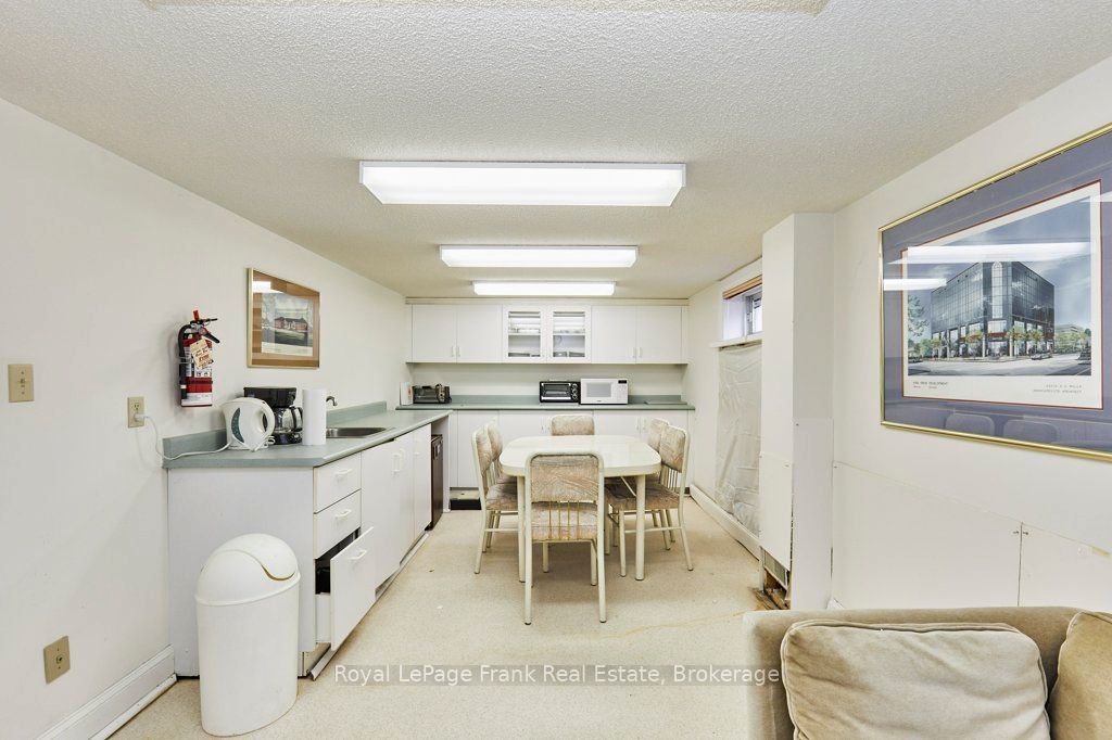 215 Simcoe Street N Property Photo 25