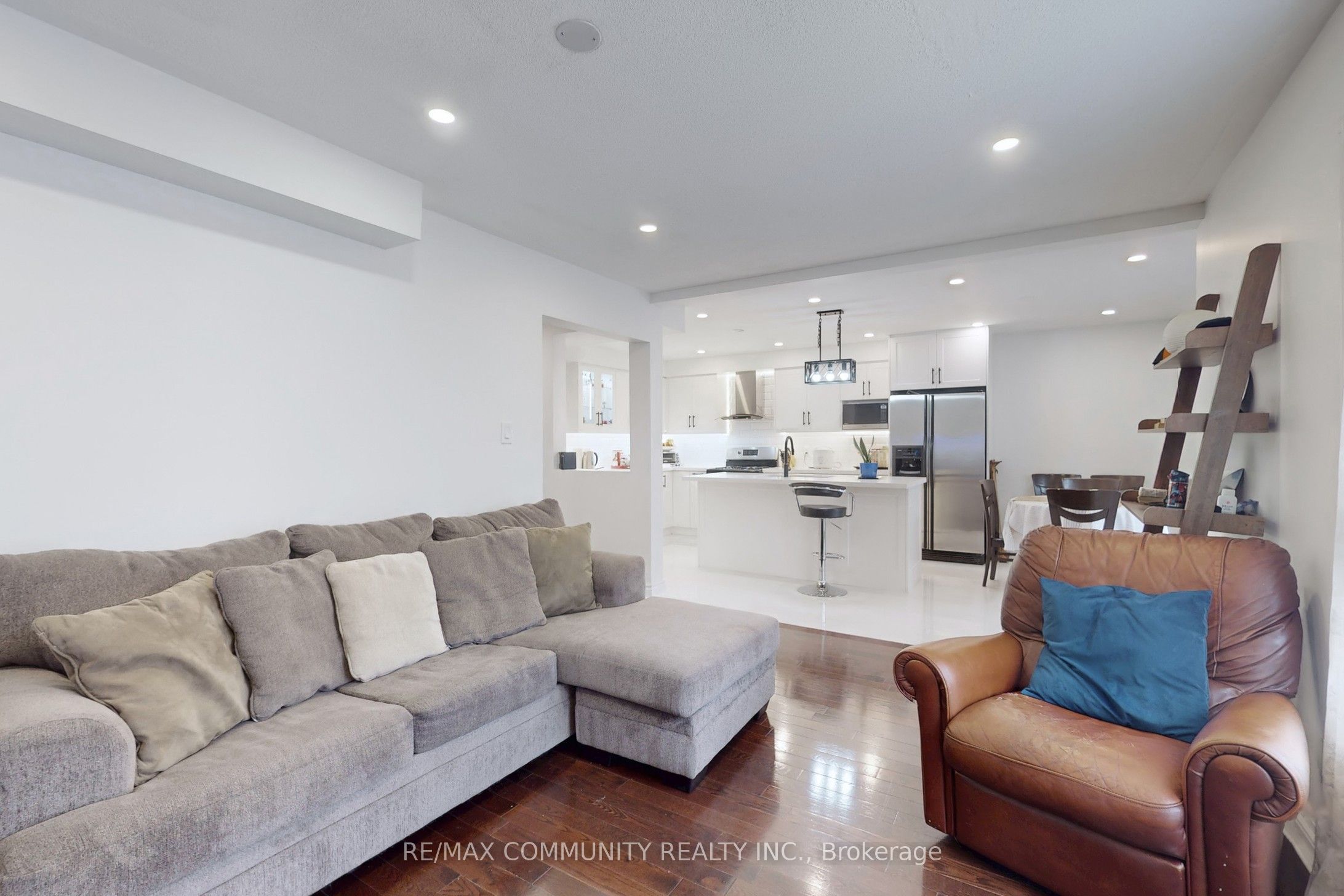 71 Hibbard Drive Property Photo 12