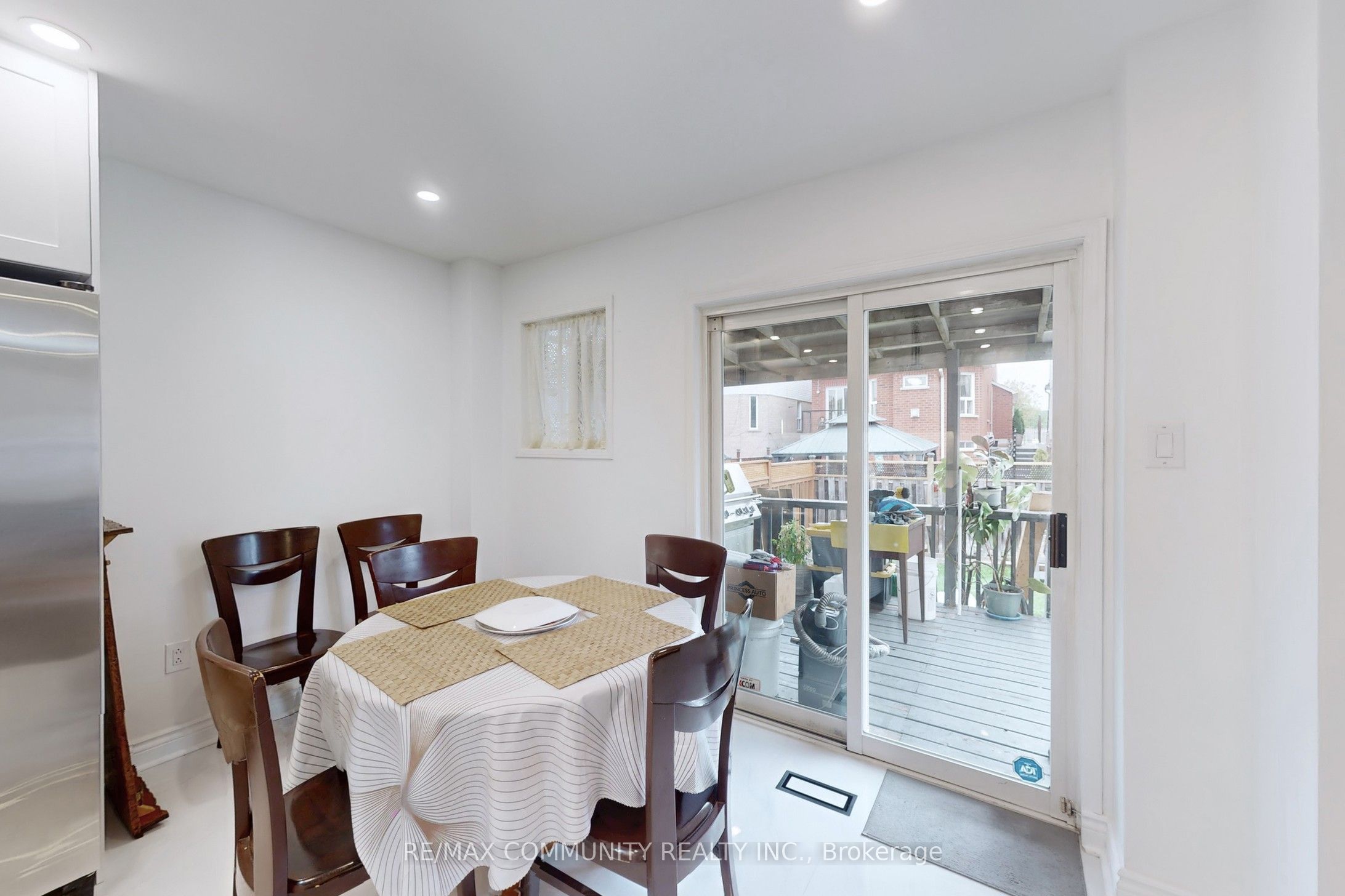 71 Hibbard Drive Property Photo 14