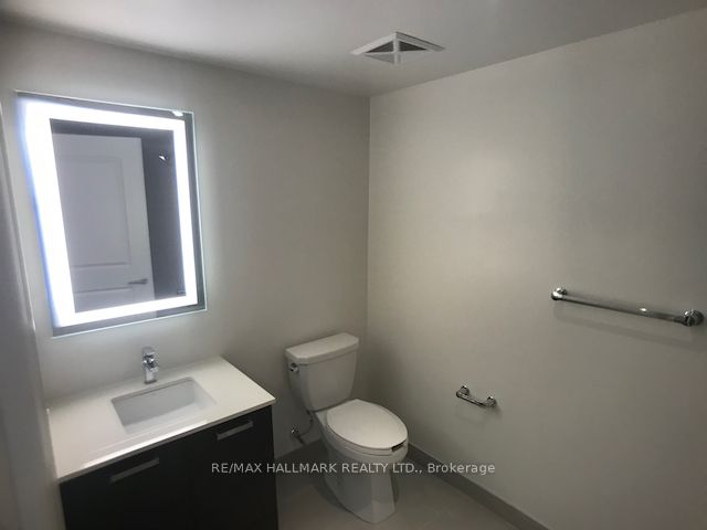 2301 Danforth Avenue 324 Property Photo 14
