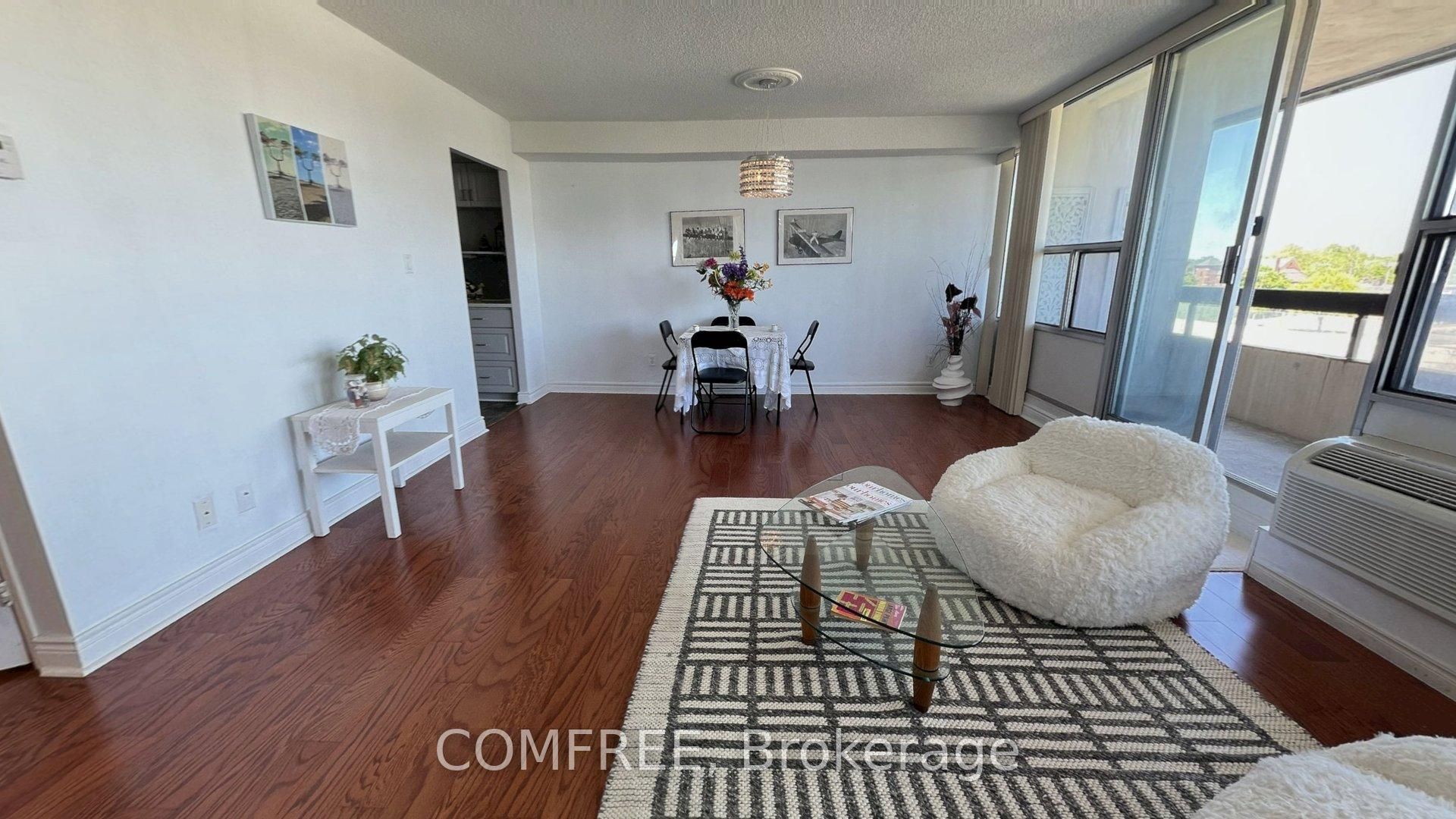 55 William Street E 505 Property Photo 4