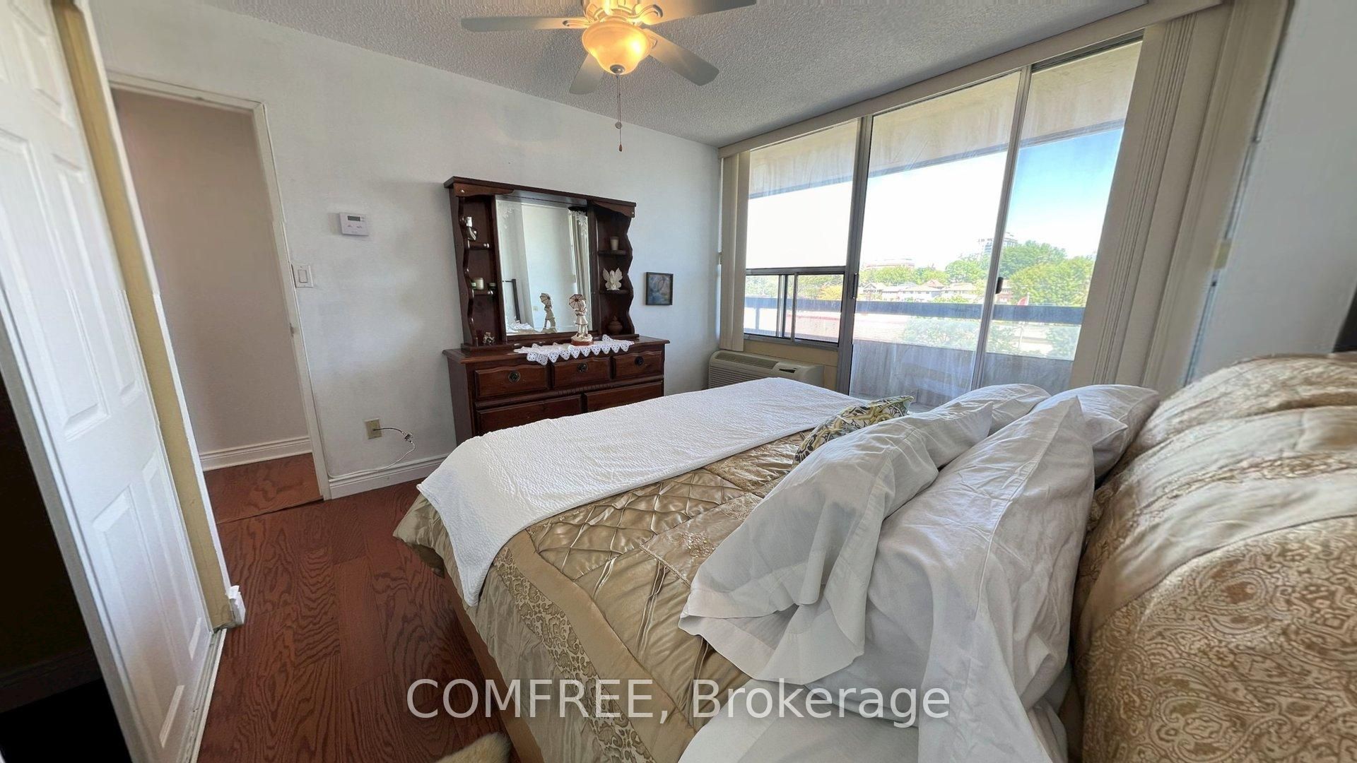 55 William Street E 505 Property Photo 16