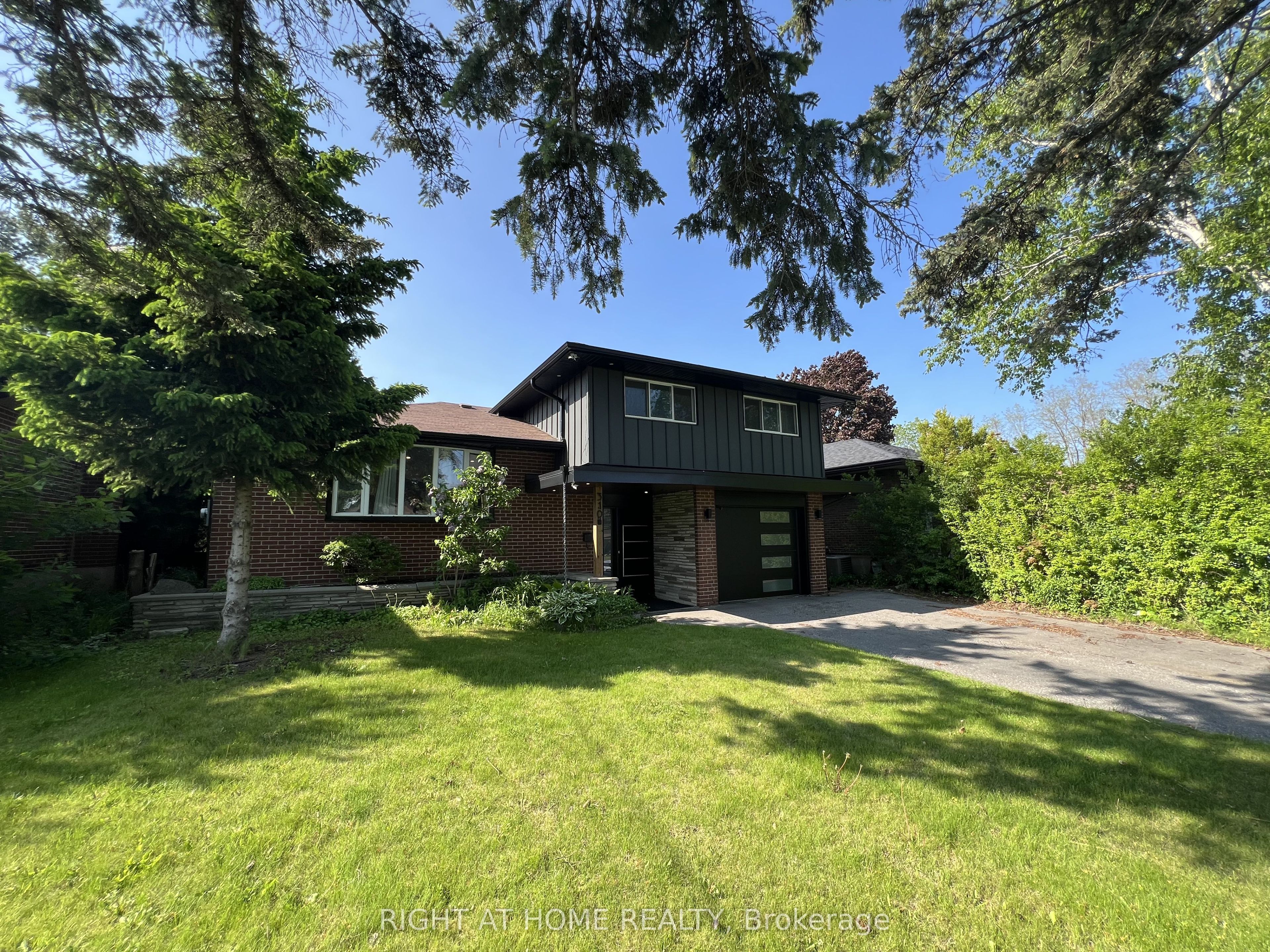 310 Admiral Road Property Photo 2