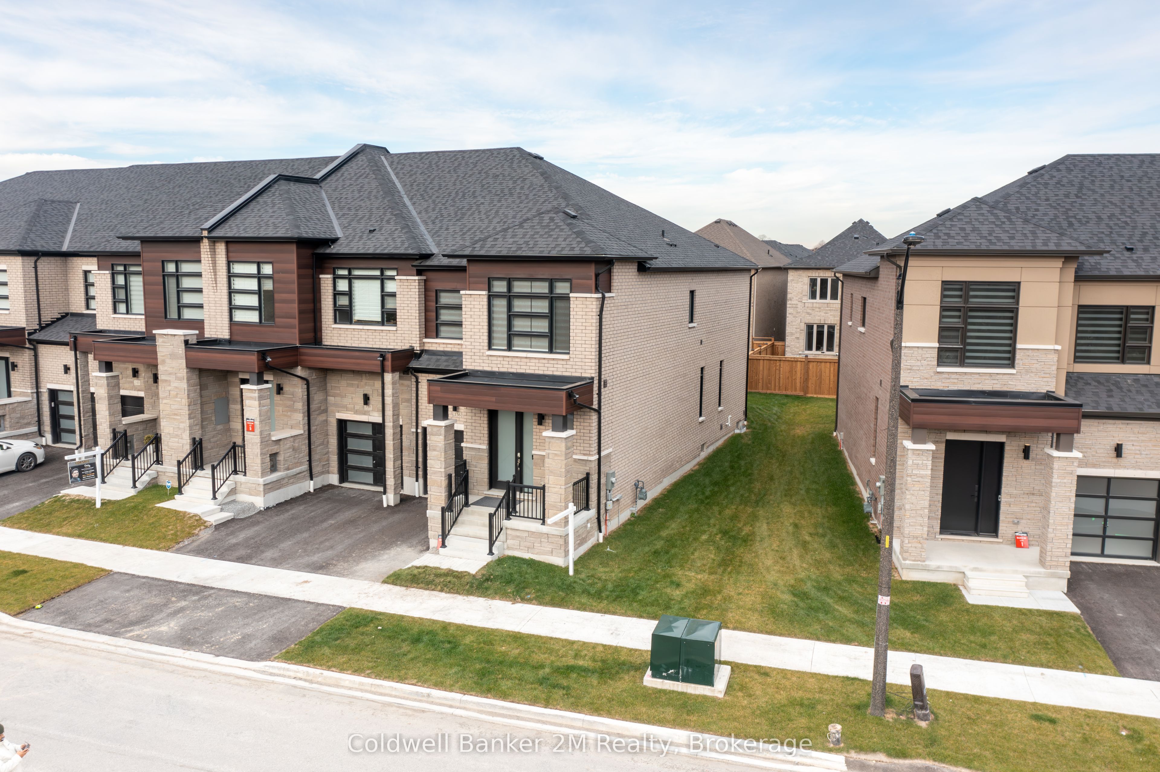 136 Ogston Crescent Property Photo 1