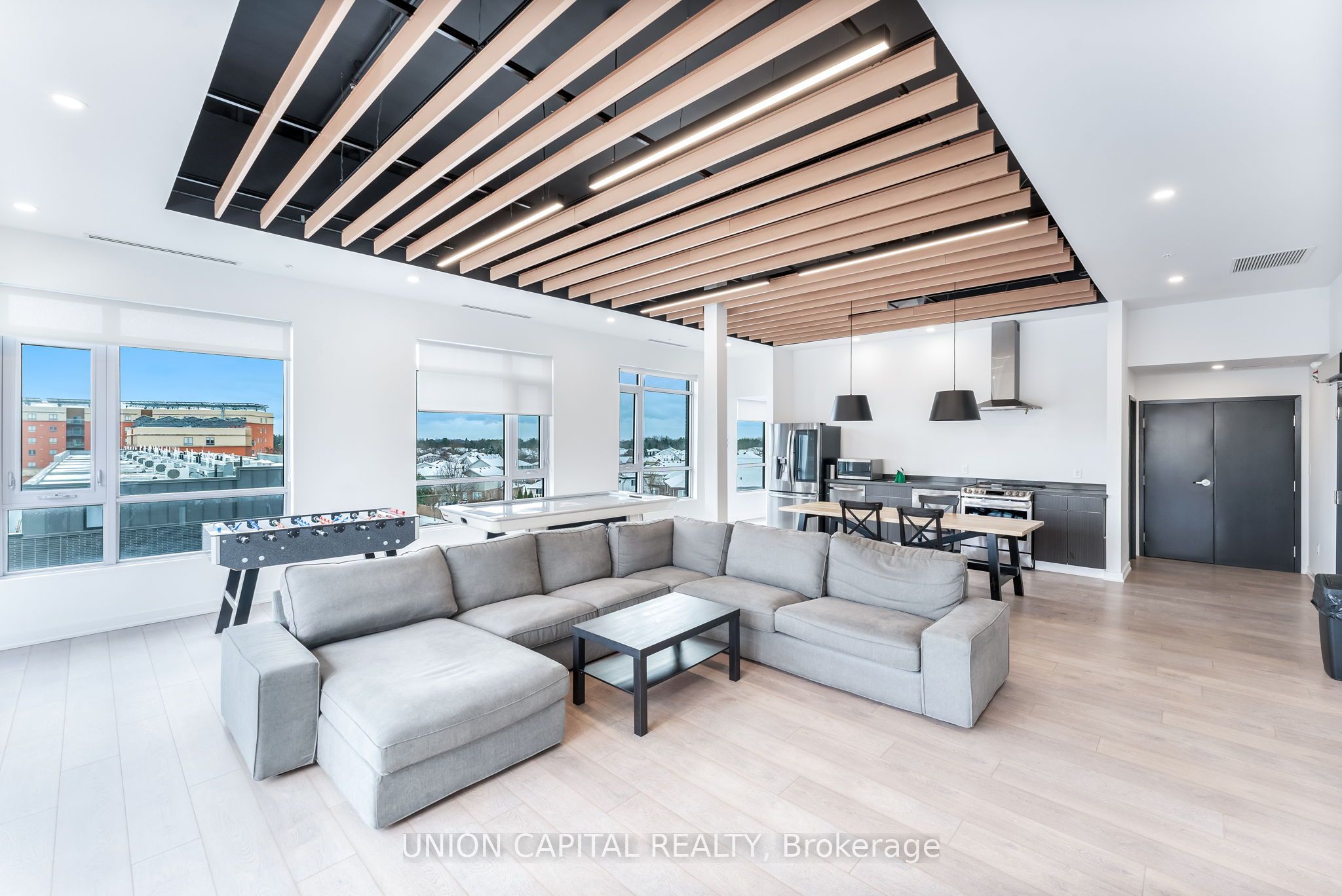 1800 Simcoe Street 201 Property Photo 11