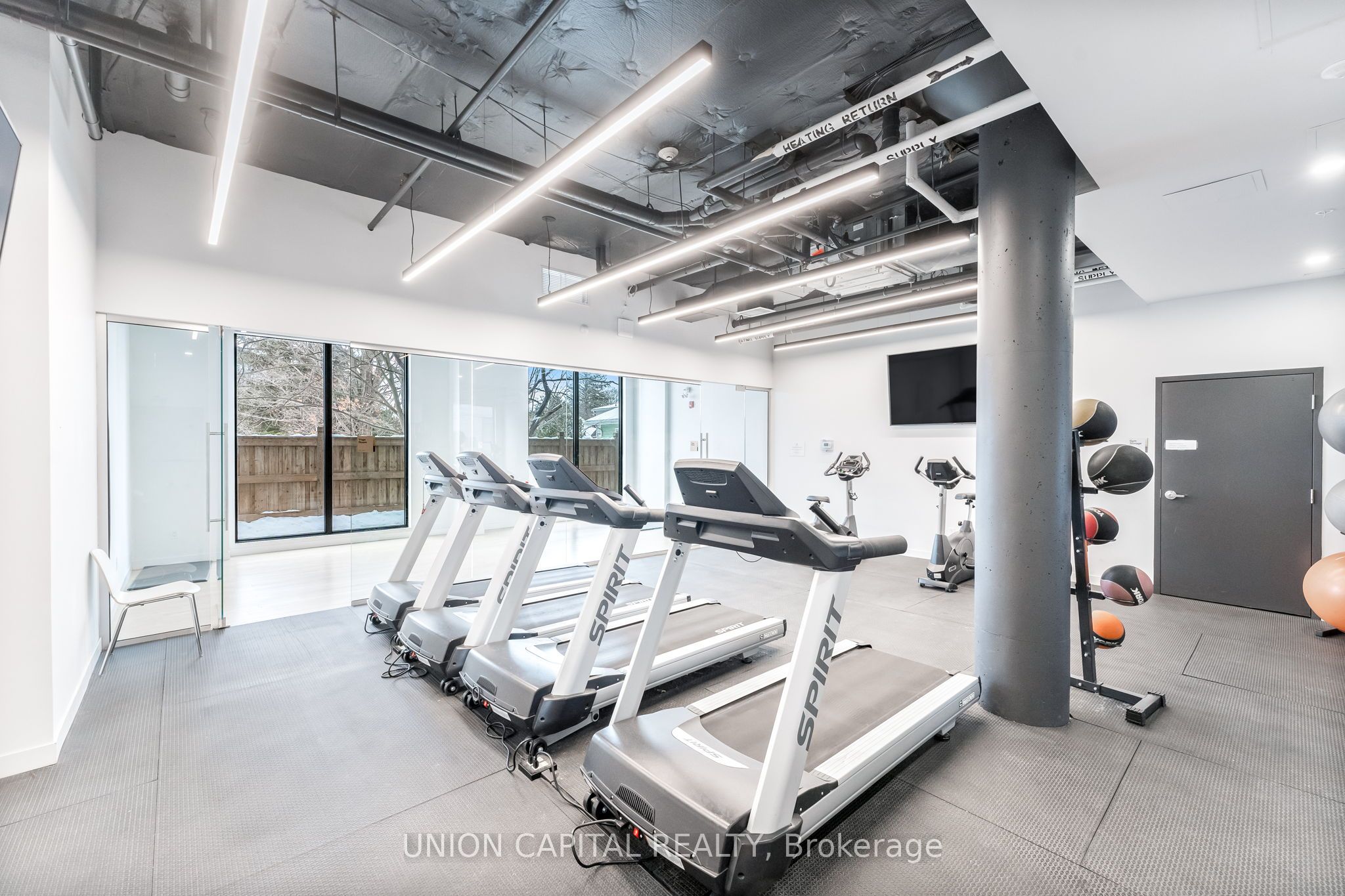 1800 Simcoe Street 201 Property Photo 12