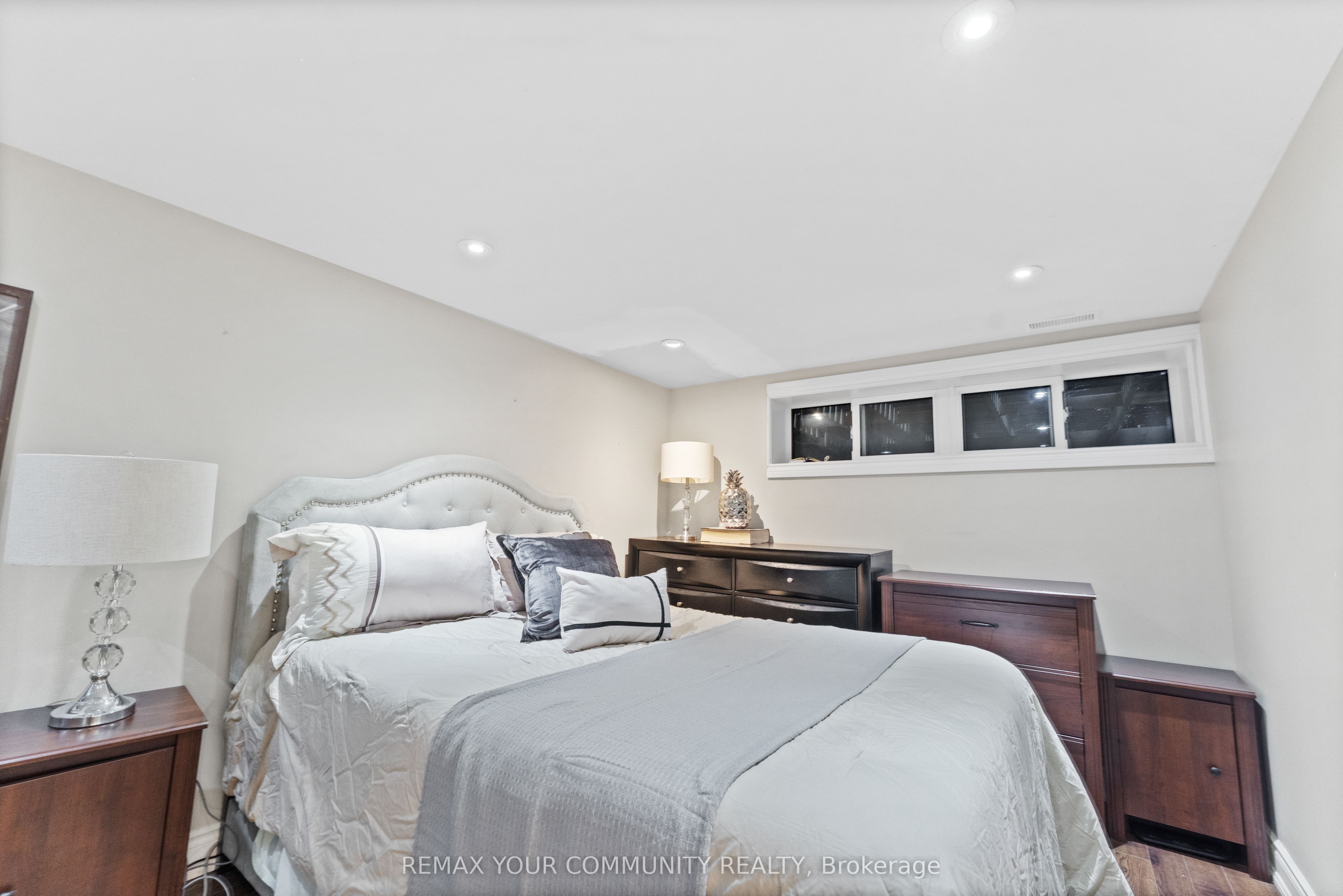 23 Penetang Crescent Property Photo 28