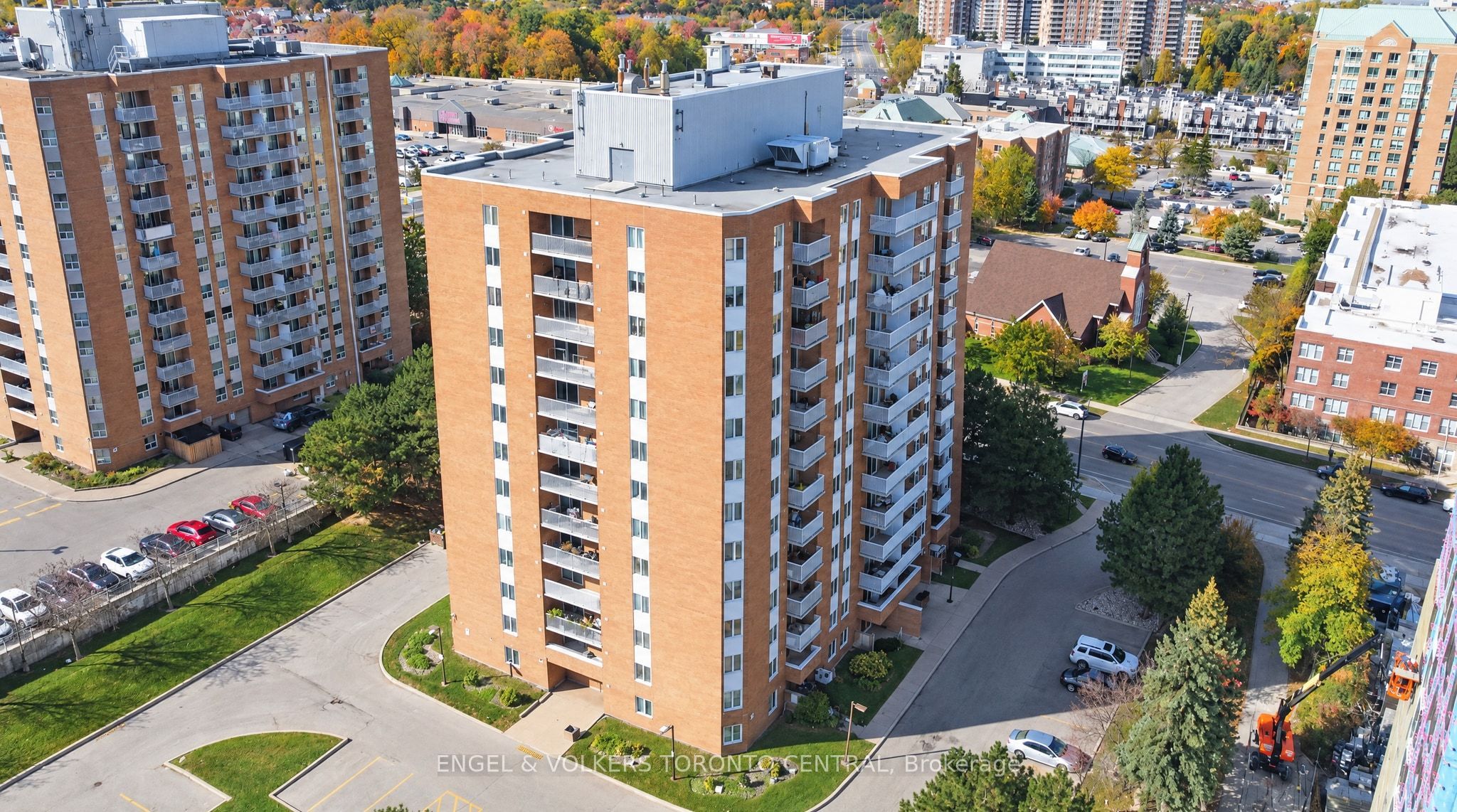 15 Sewells Road 606