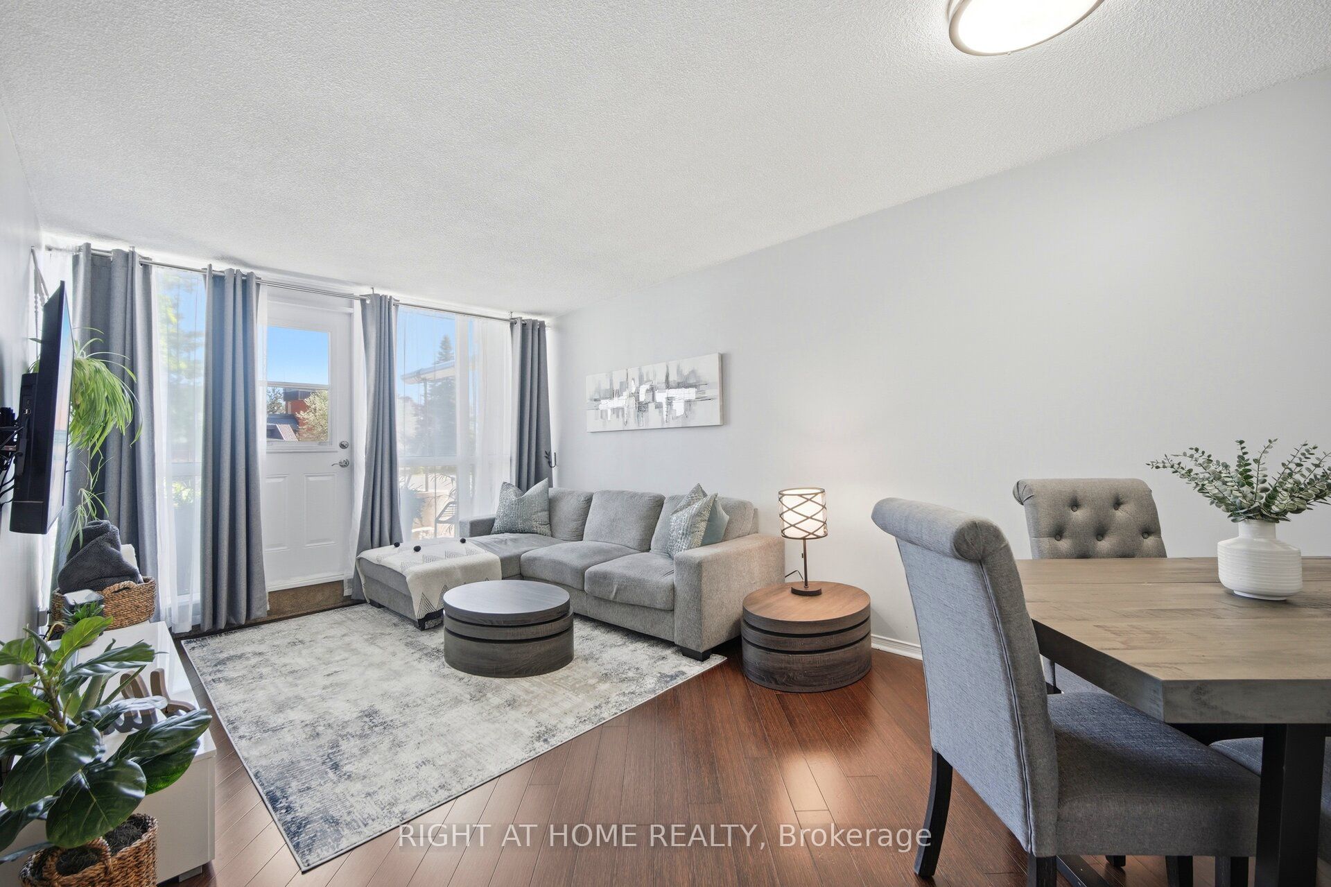 2 Westney Road N 108 Property Photo 6