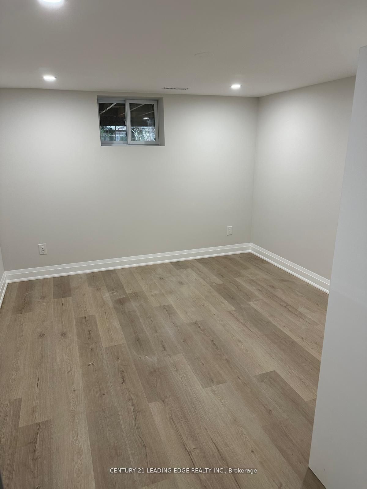 36 Vernon Road Bsmt Property Photo 9