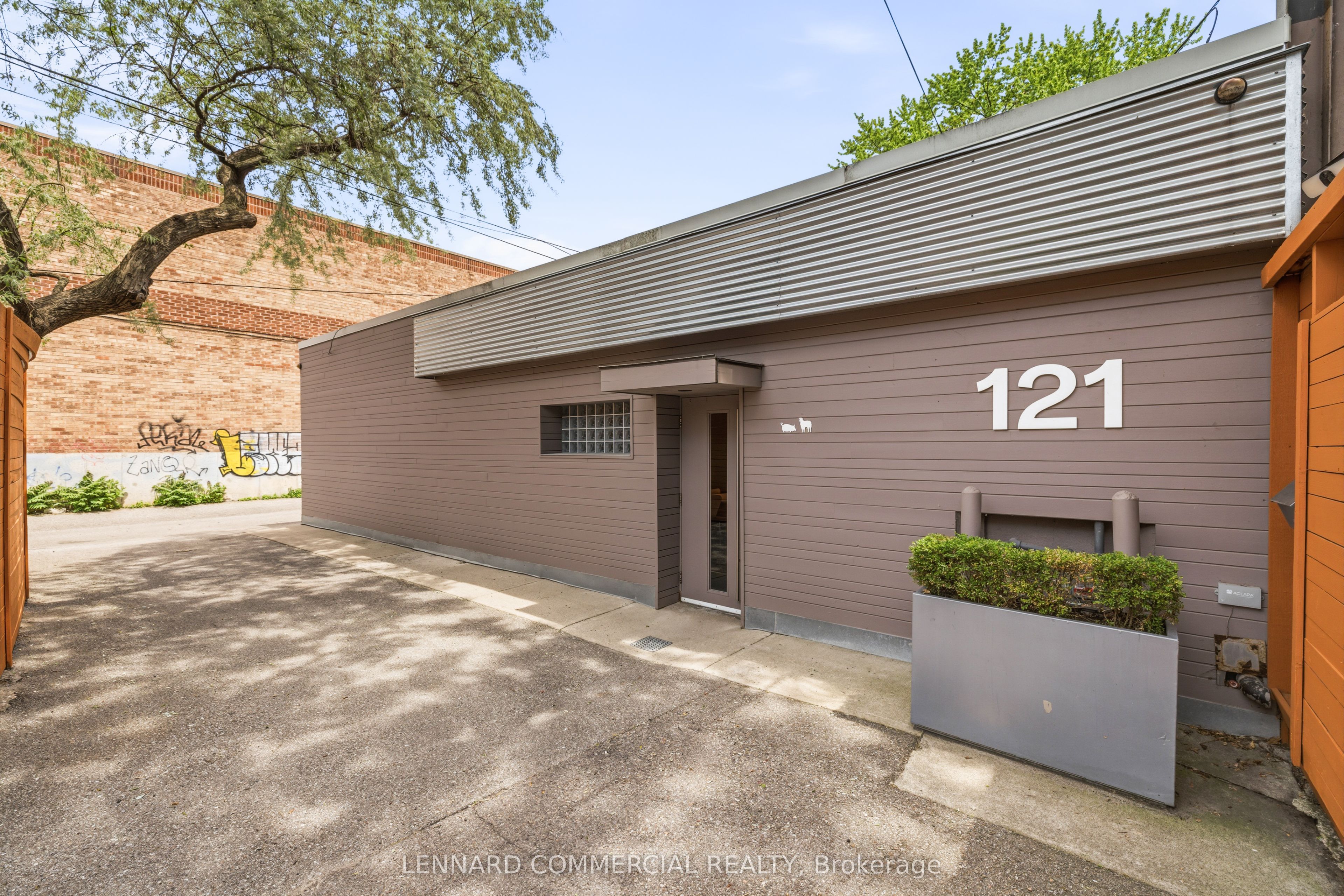 121 Logan Avenue Property Photo 2
