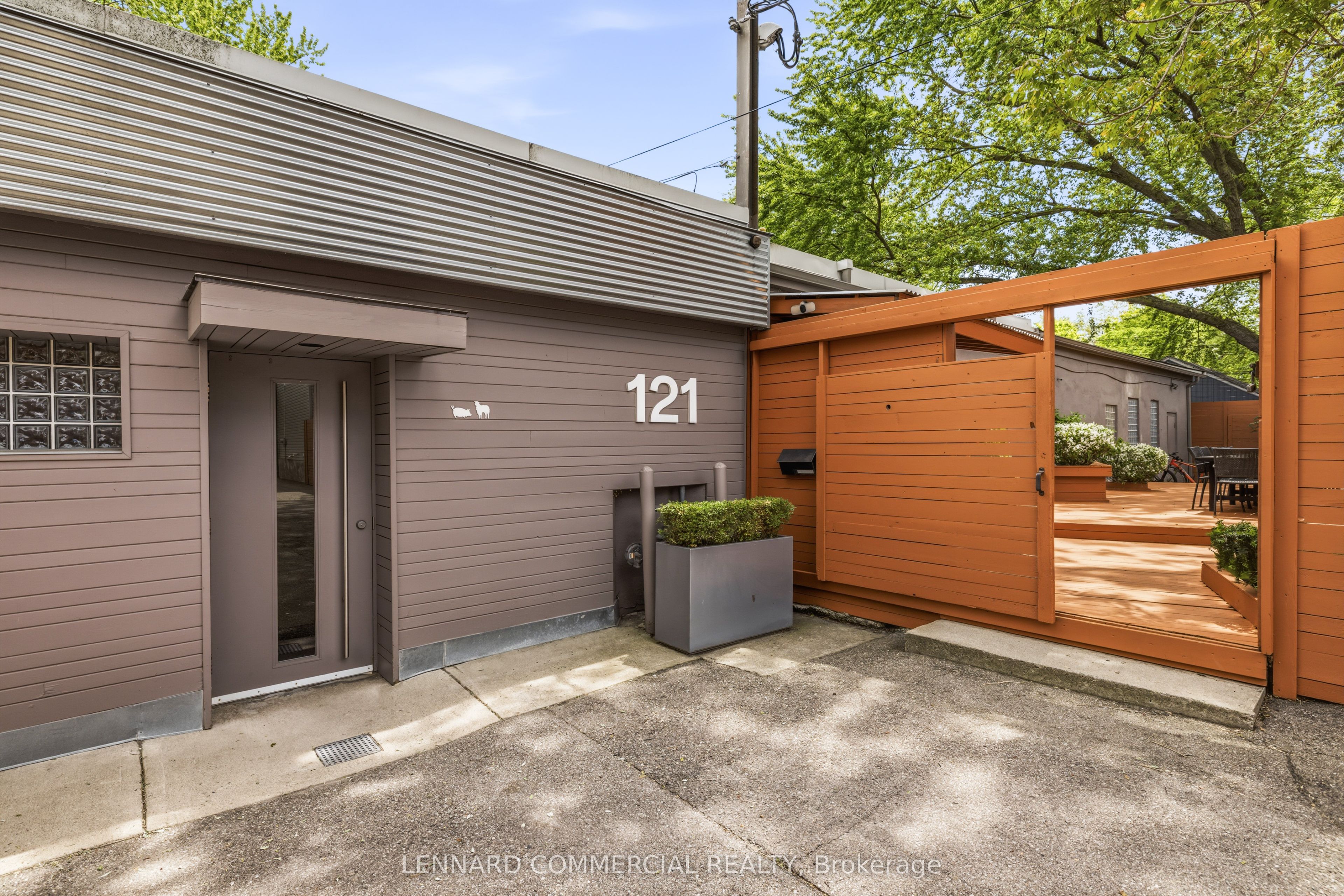 121 Logan Avenue Property Photo 1