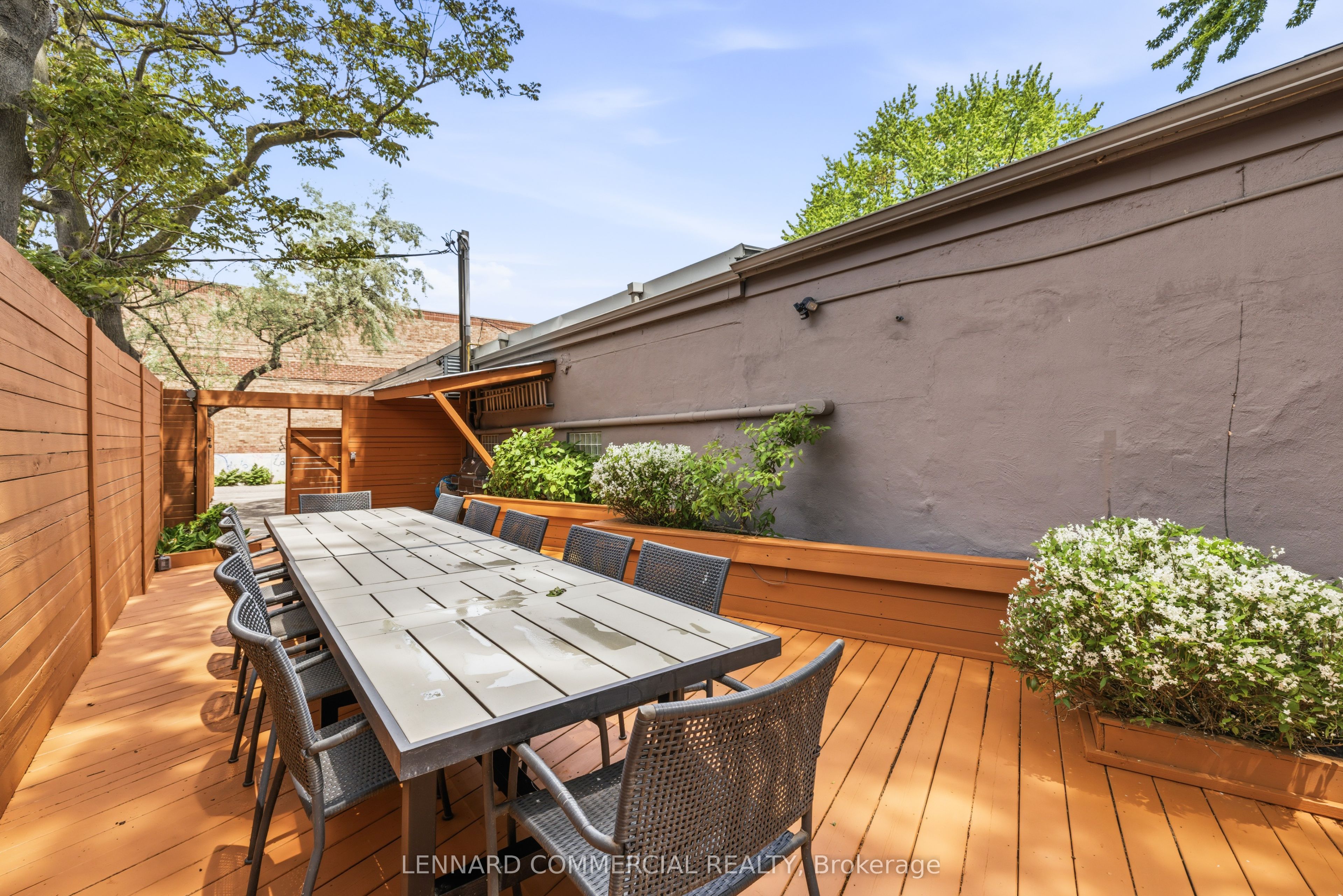 121 Logan Avenue Property Photo 34