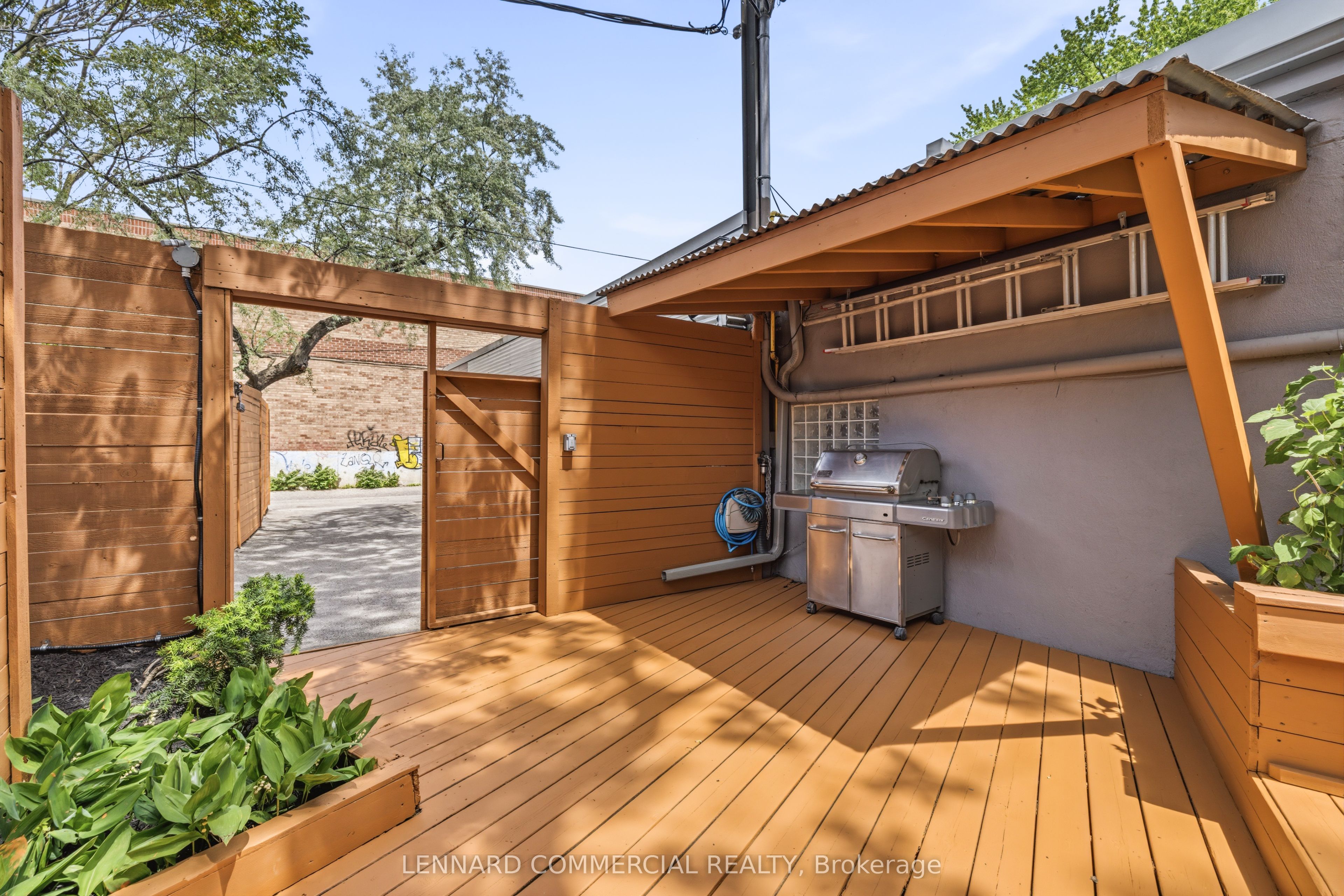 121 Logan Avenue Property Photo 37
