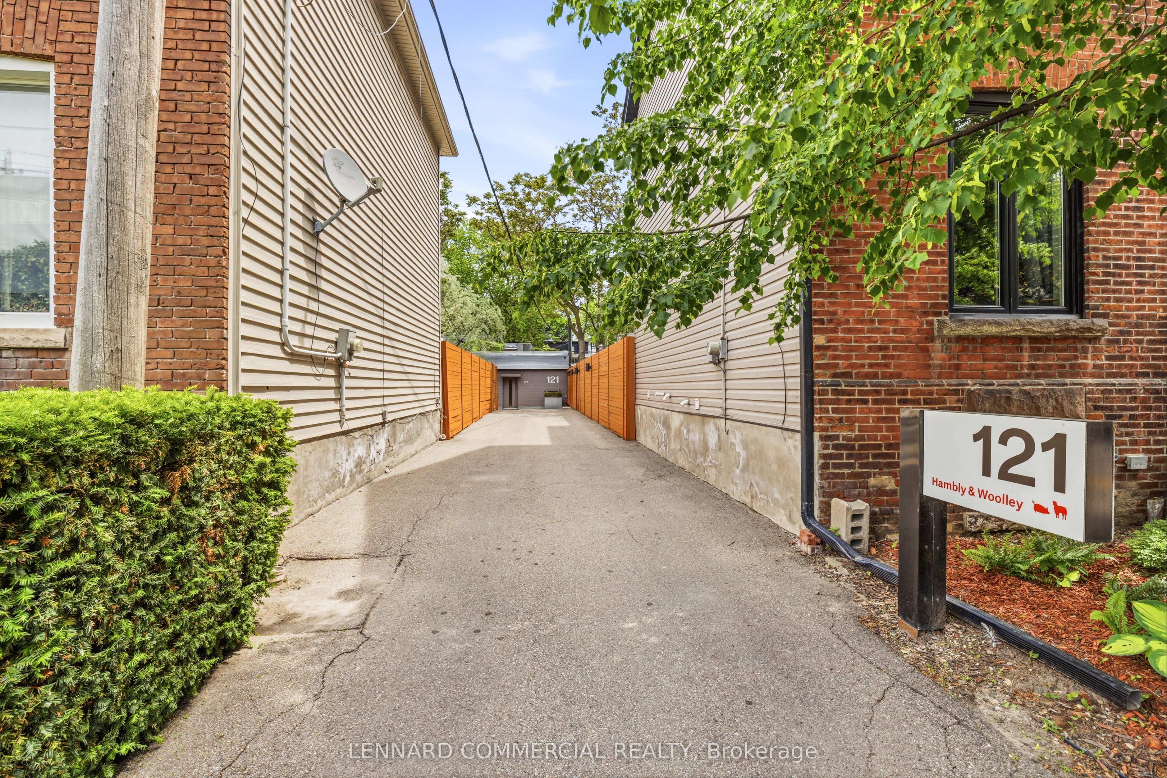 121 Logan Avenue Property Photo 33