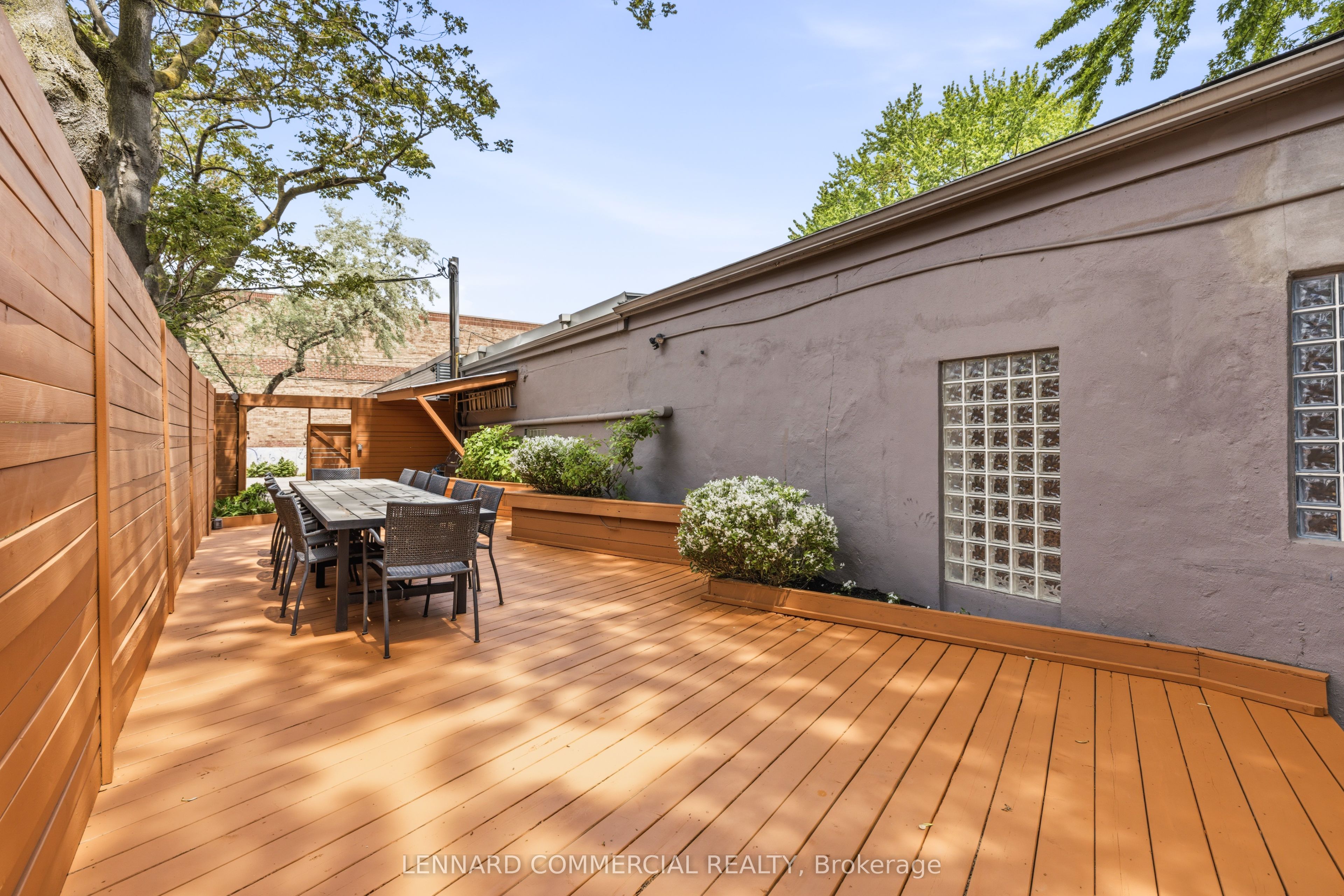 121 Logan Avenue Property Photo 35