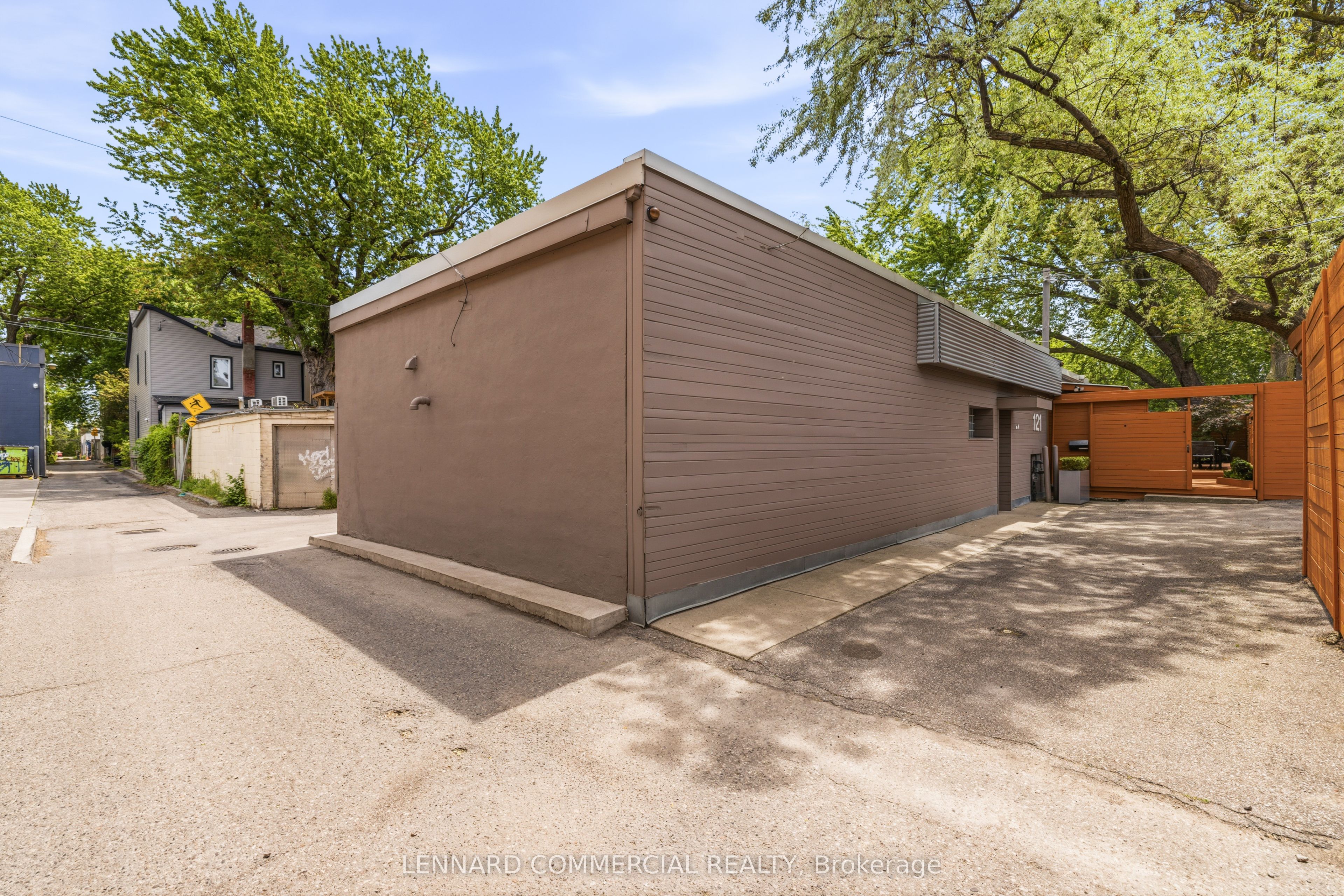 121 Logan Avenue Property Photo 40