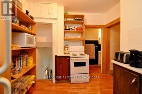 117 Adelaide Avenue E Property Photo 4