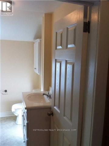 117 Adelaide Avenue E Property Photo 8