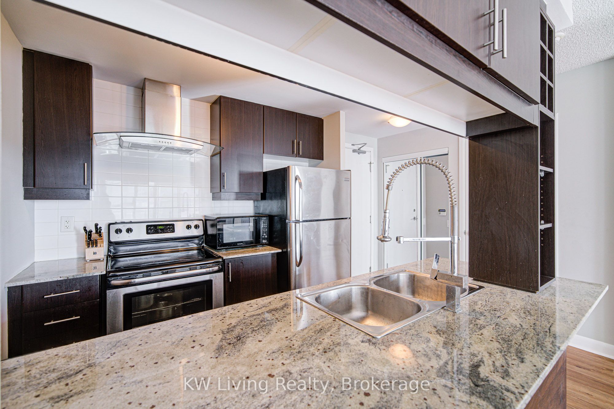 25 Town Centre Court Ph3606 Property Photo 6