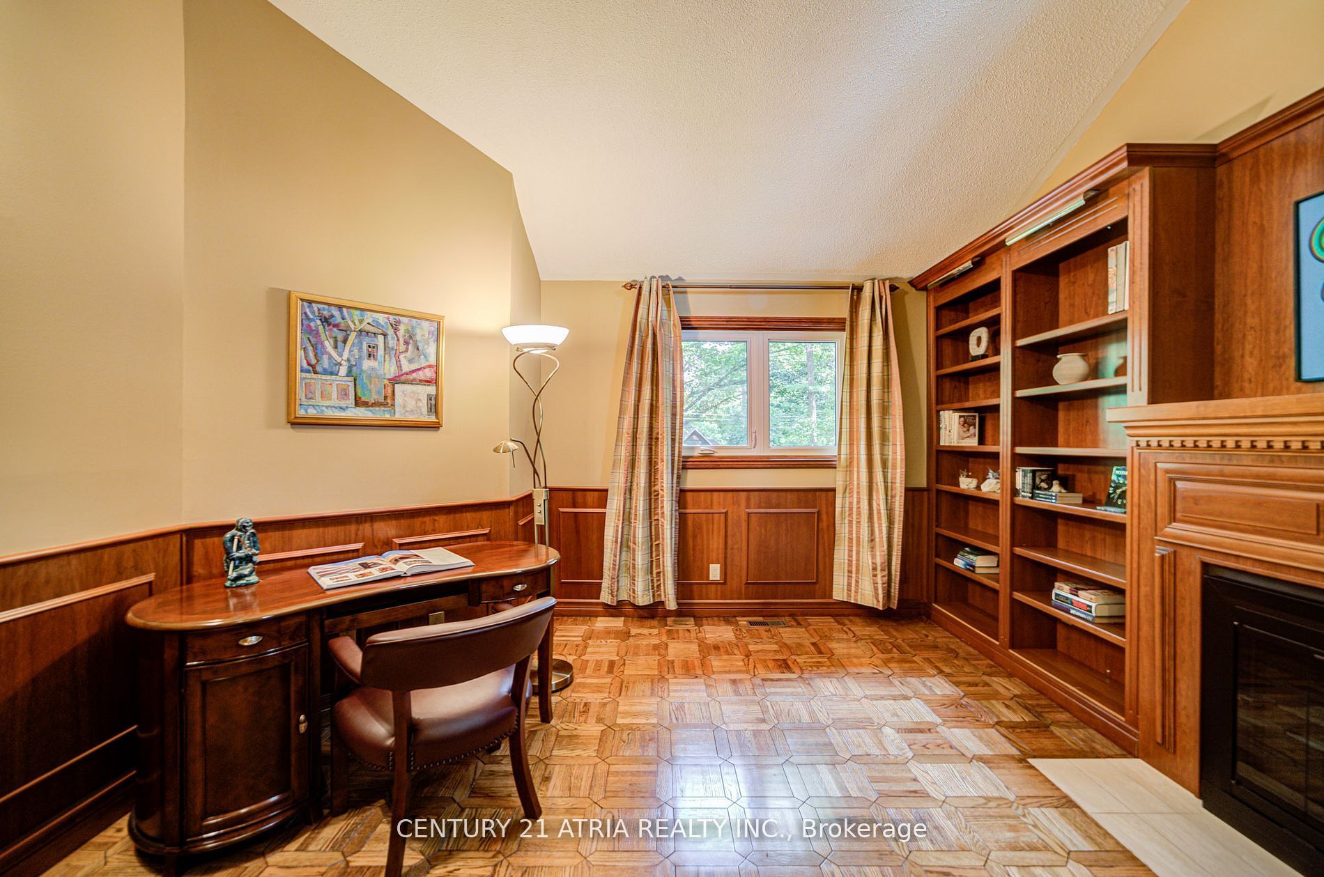 2671 Thickson Road S Property Photo 24