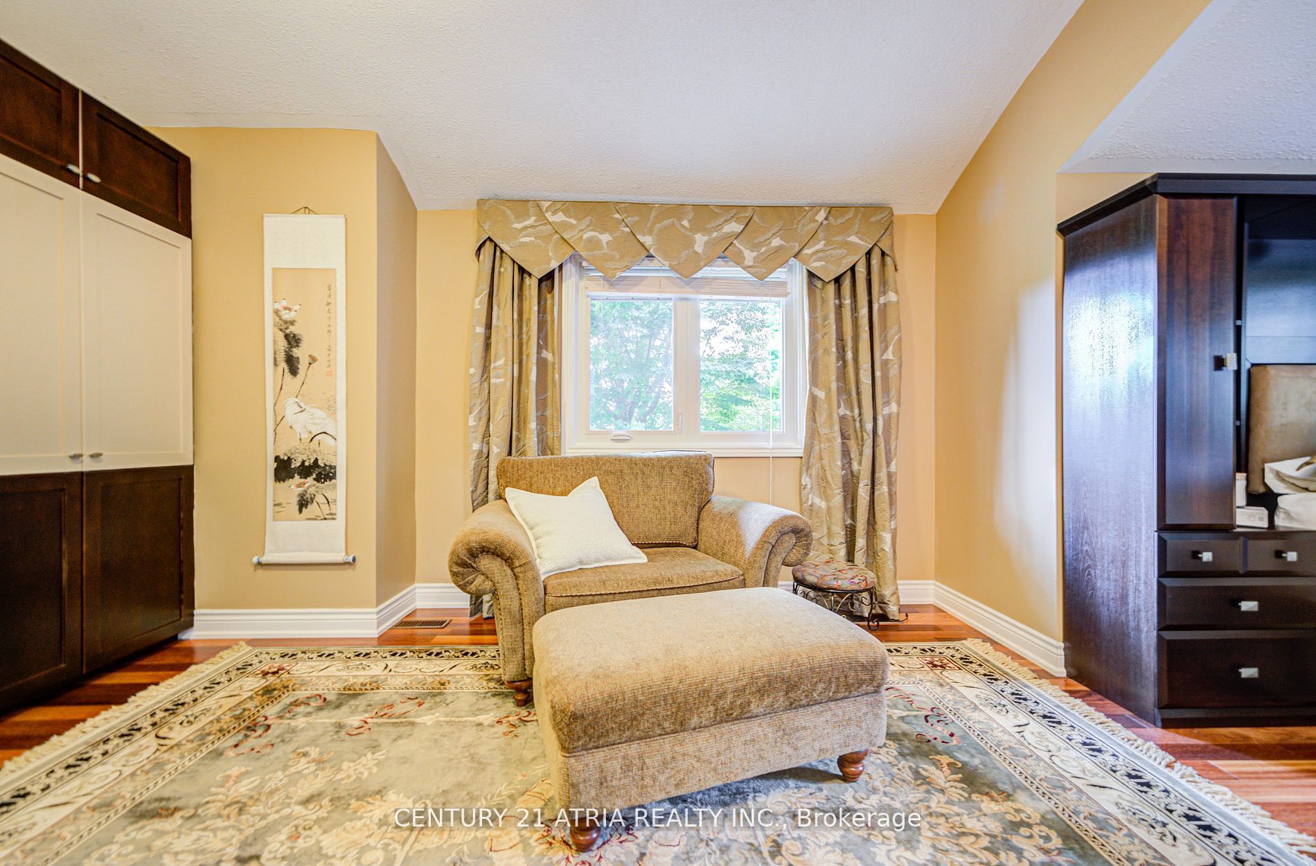 2671 Thickson Road S Property Photo 27