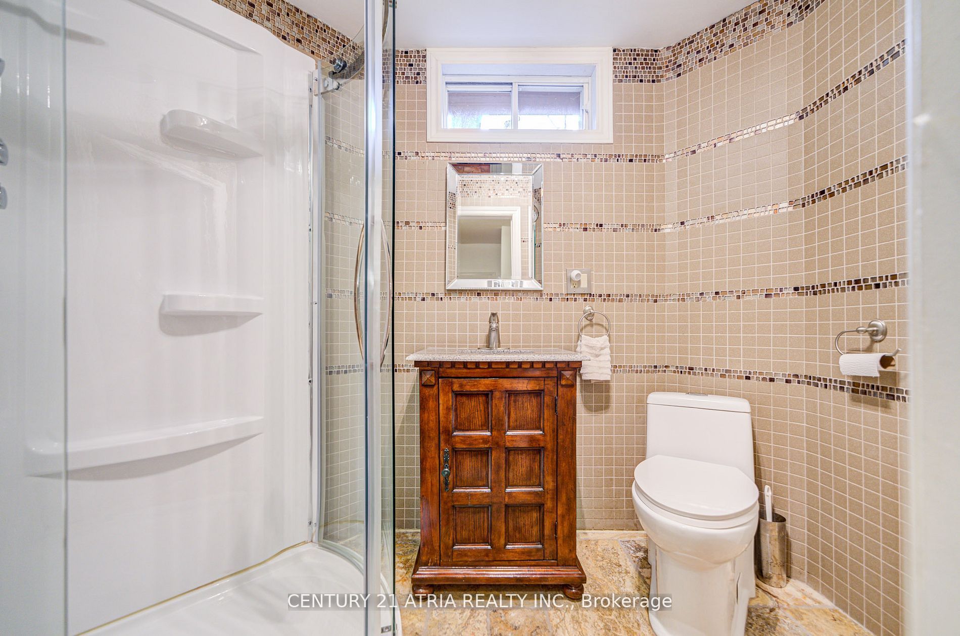 2671 Thickson Road S Property Photo 33