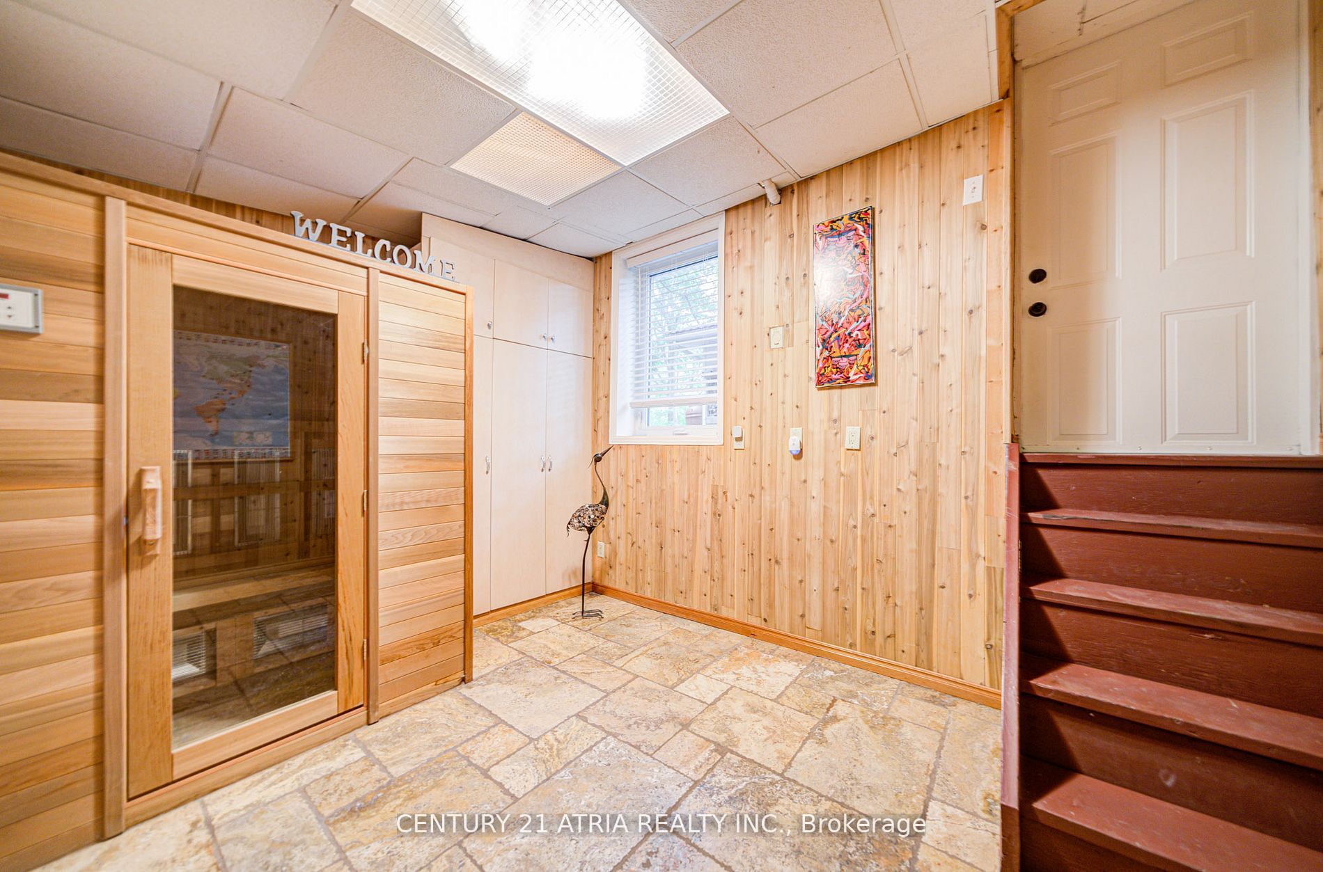 2671 Thickson Road S Property Photo 34