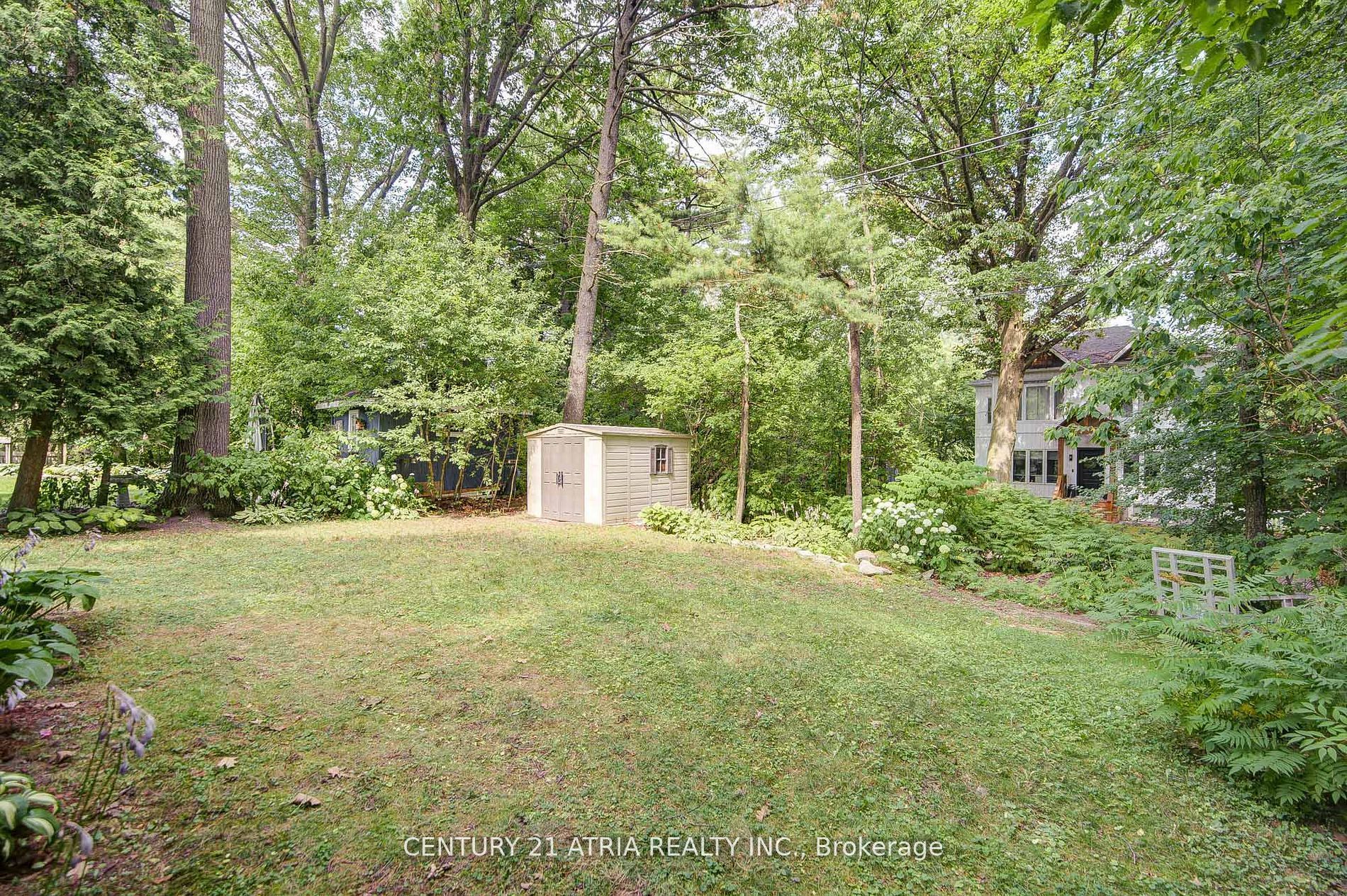 2671 Thickson Road S Property Photo 36