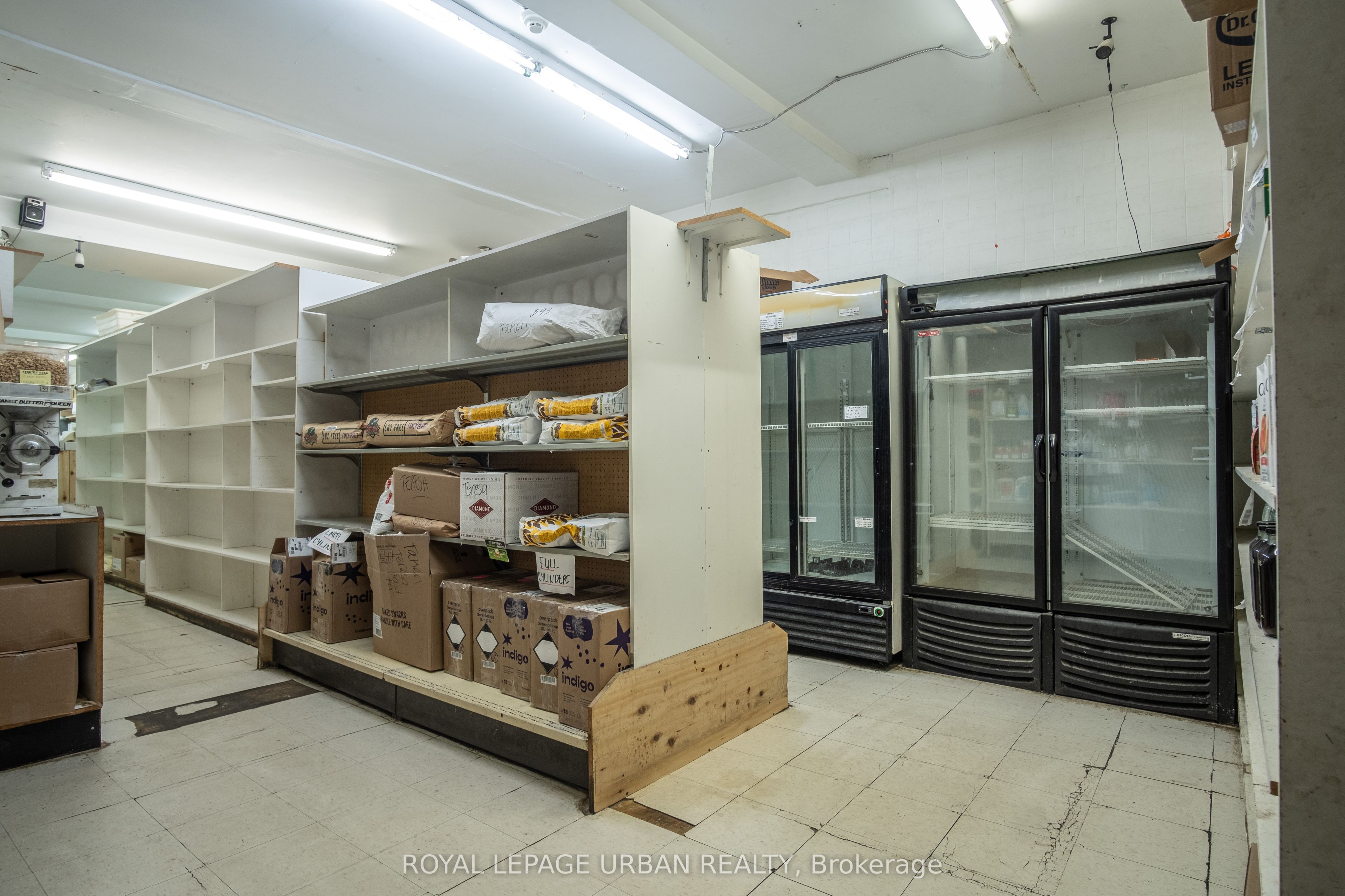 638 Danforth Avenue Property Photo 10