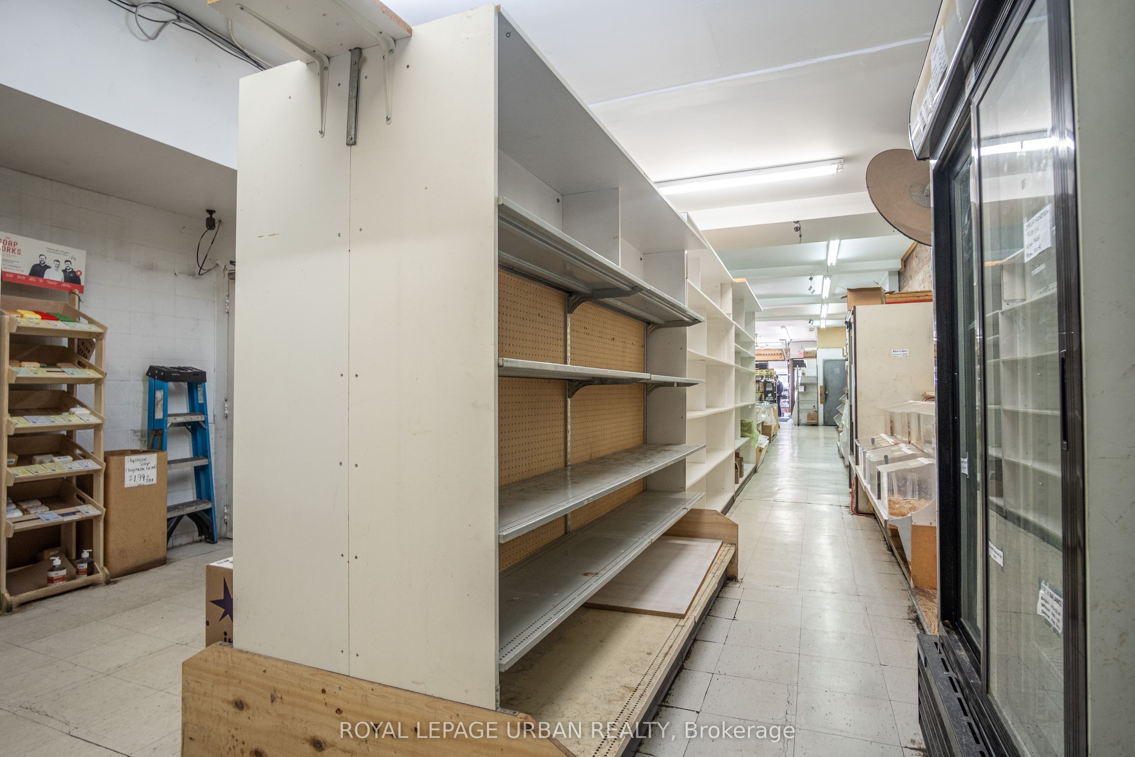 638 Danforth Avenue Property Photo 11
