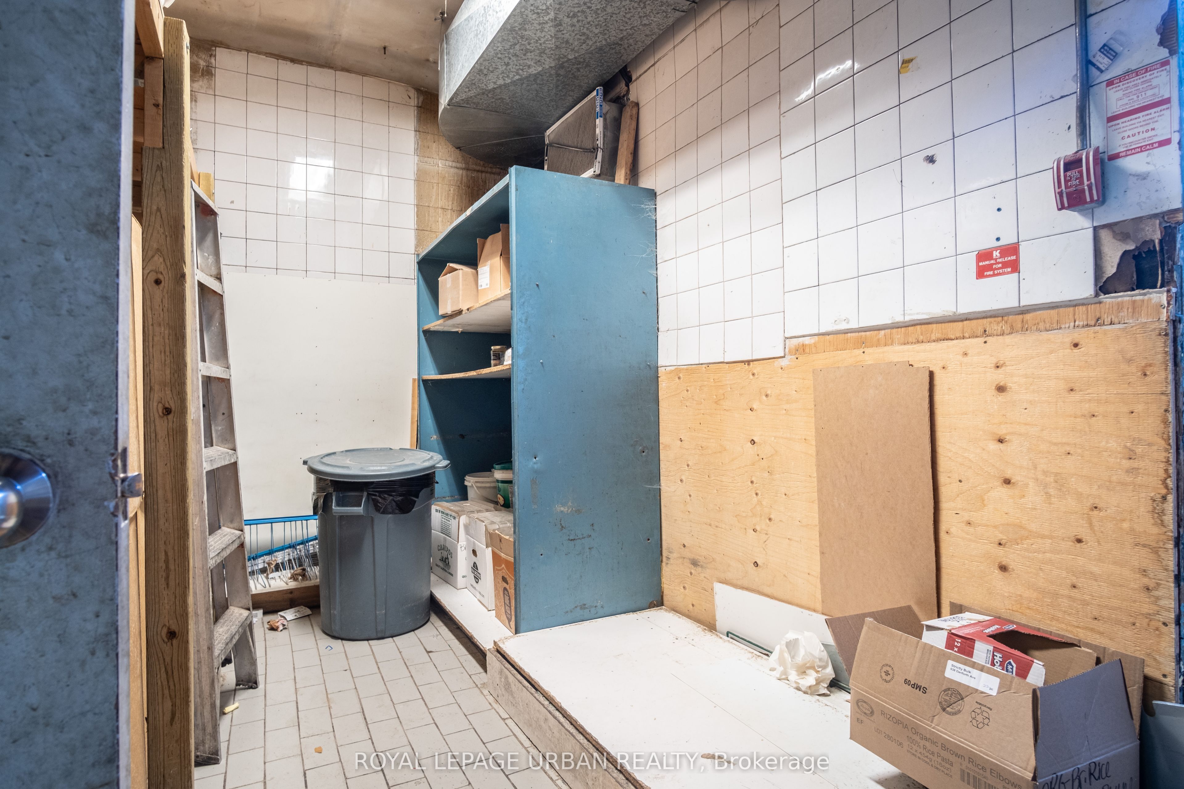 638 Danforth Avenue Property Photo 14