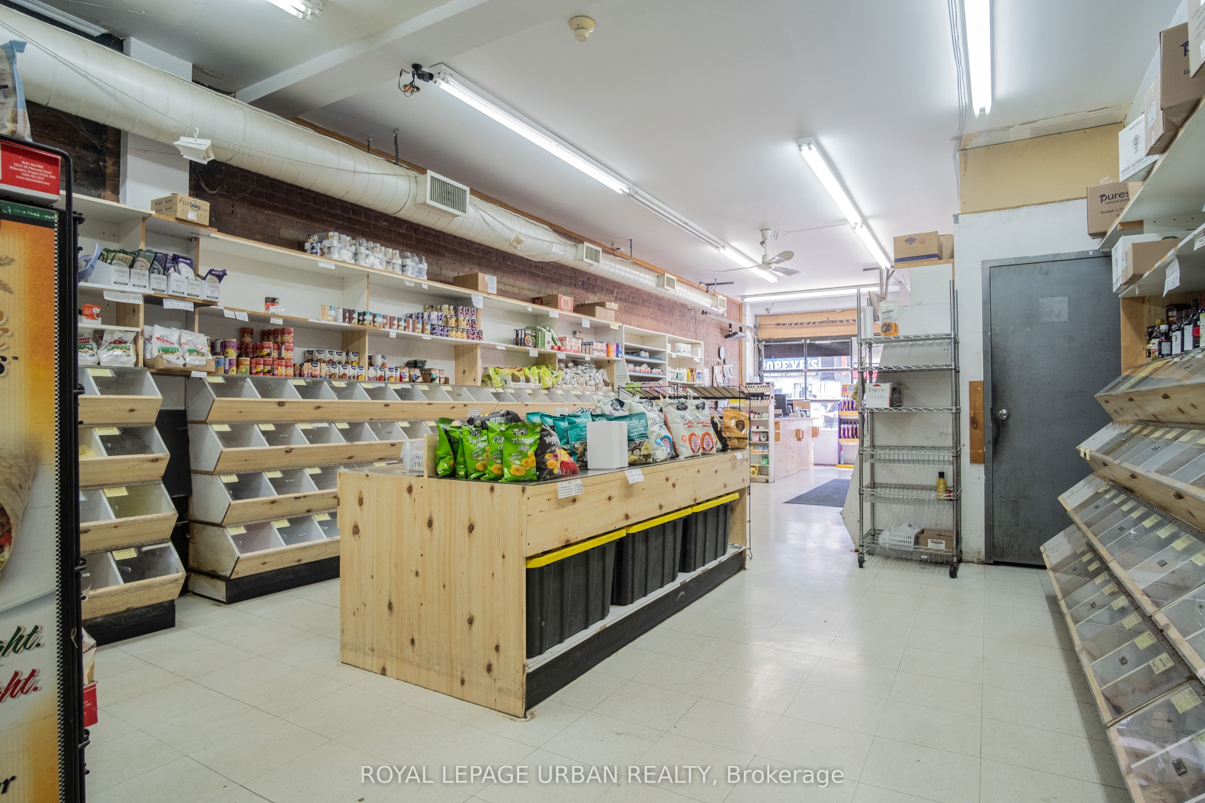 638 Danforth Avenue Property Photo 15