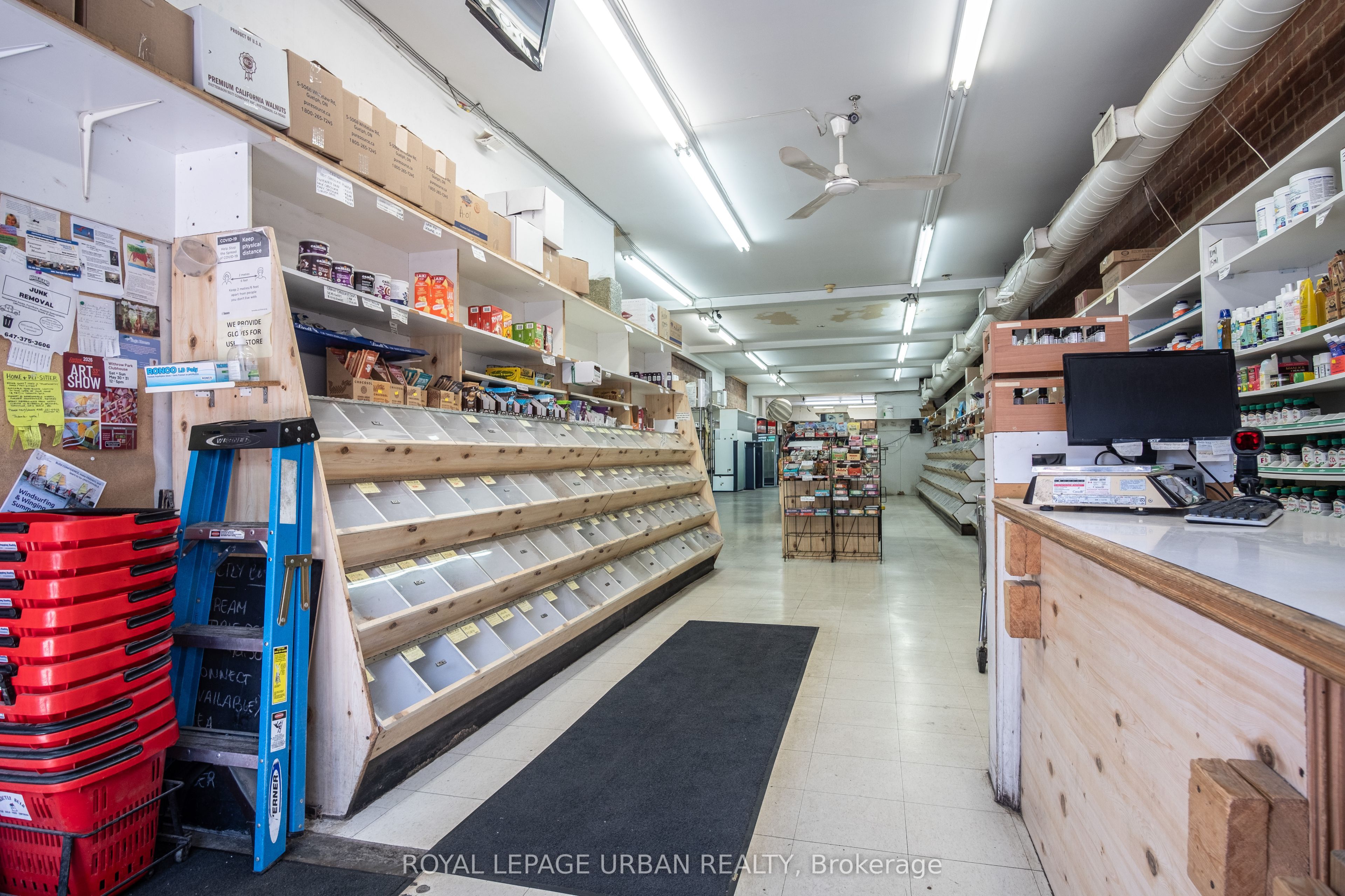 638 Danforth Avenue Property Photo 18