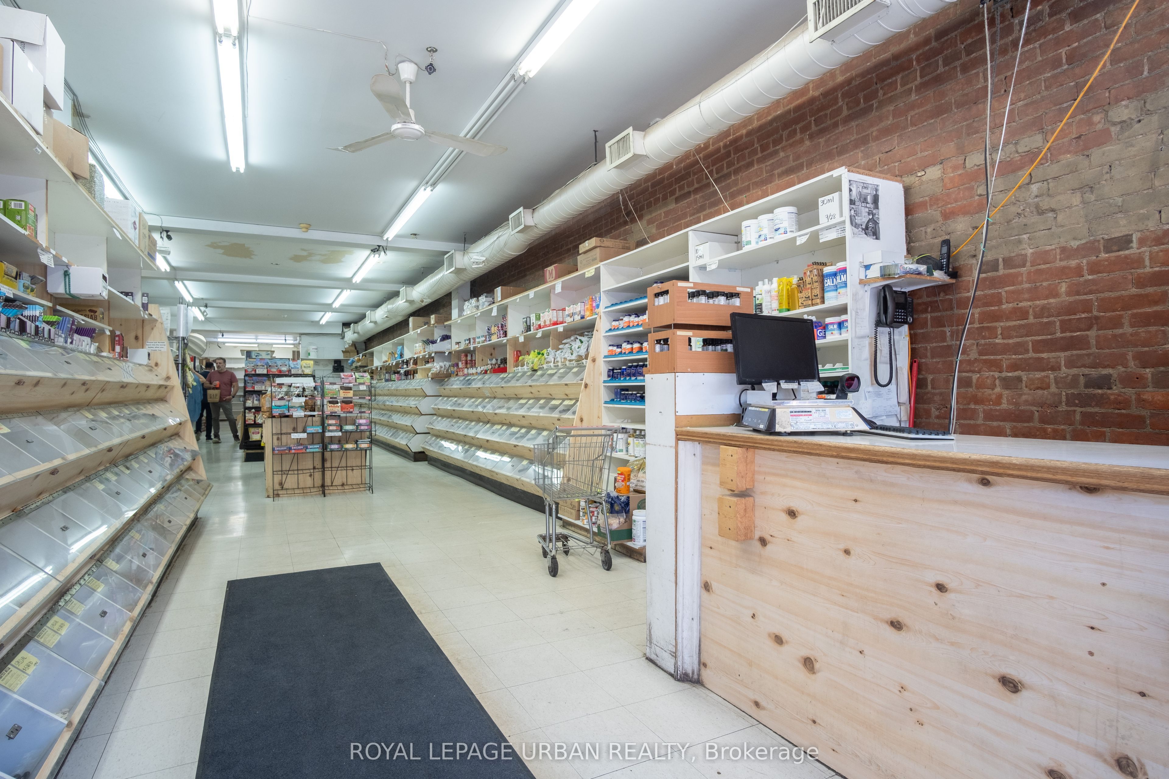 638 Danforth Avenue Property Photo 19
