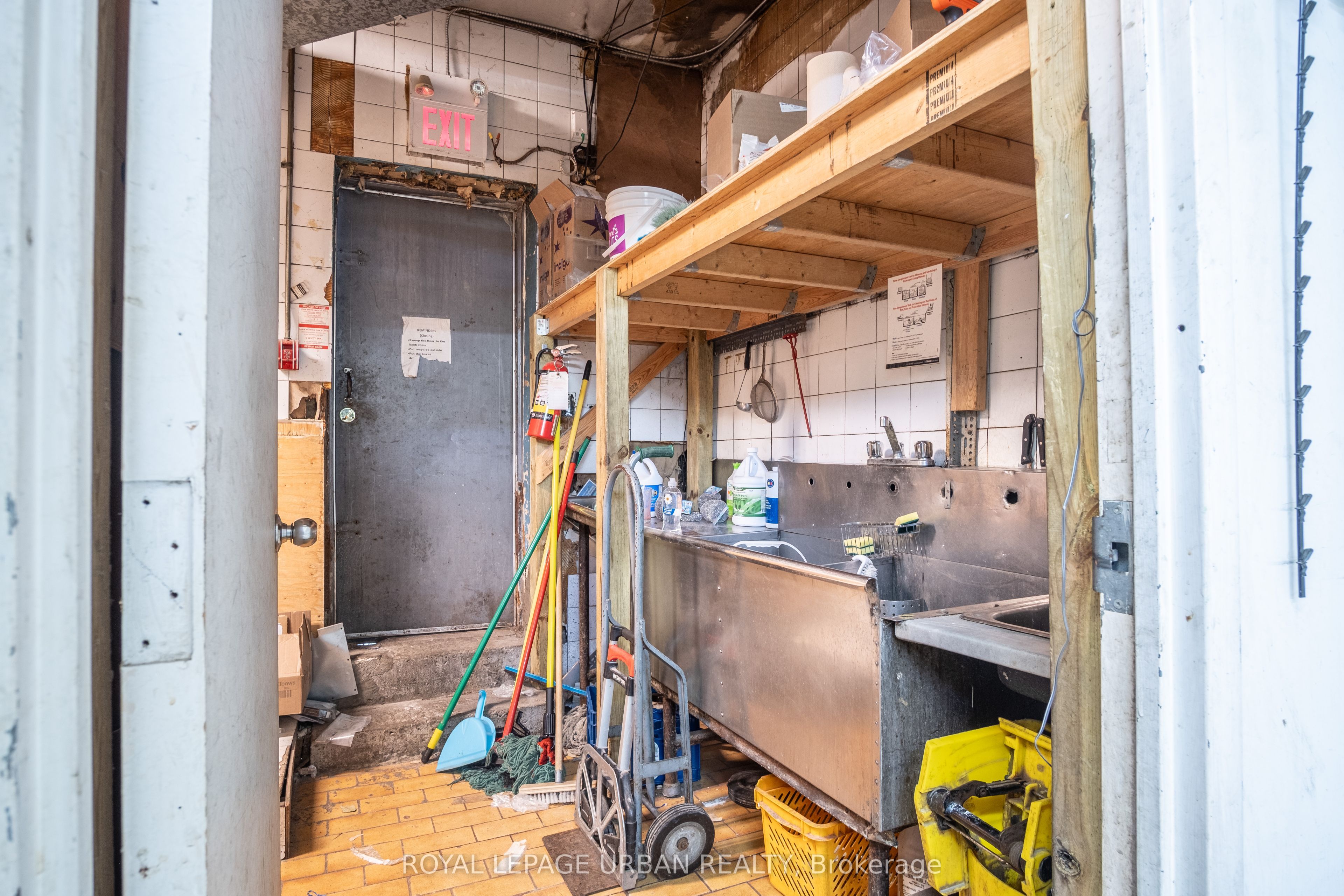638 Danforth Avenue Property Photo 22