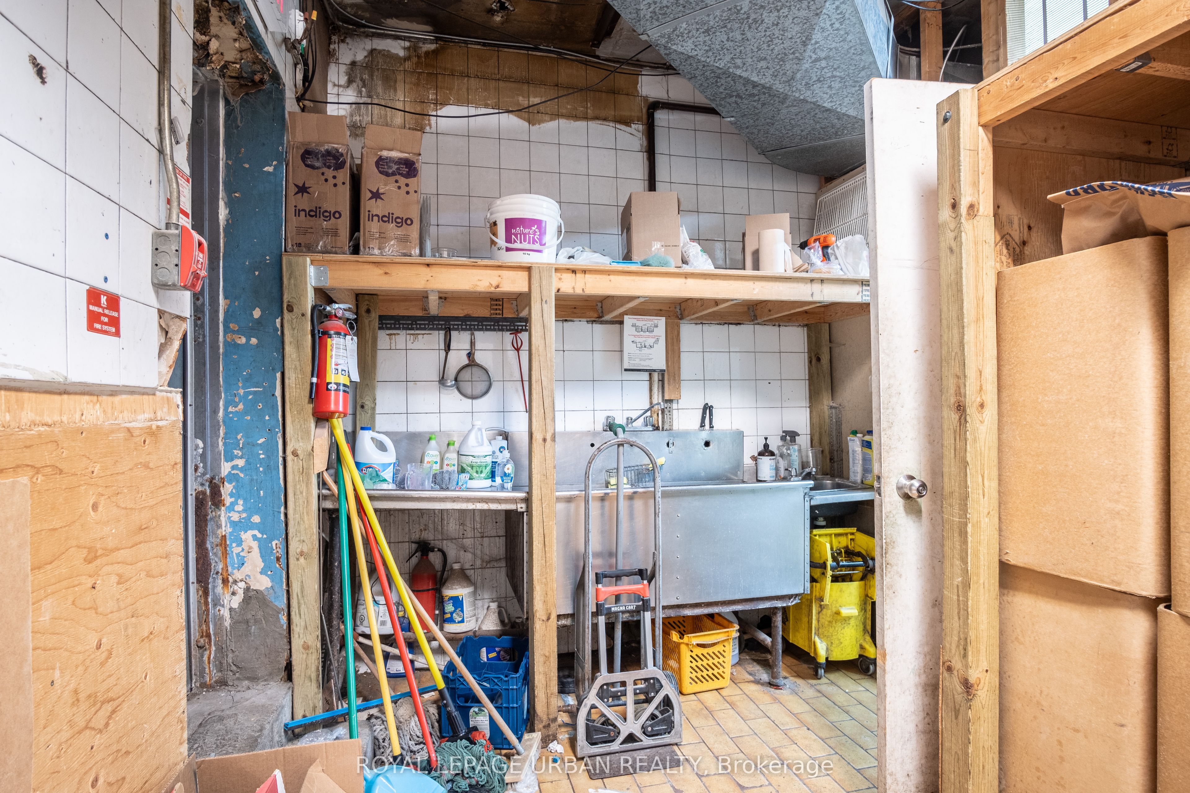 638 Danforth Avenue Property Photo 23