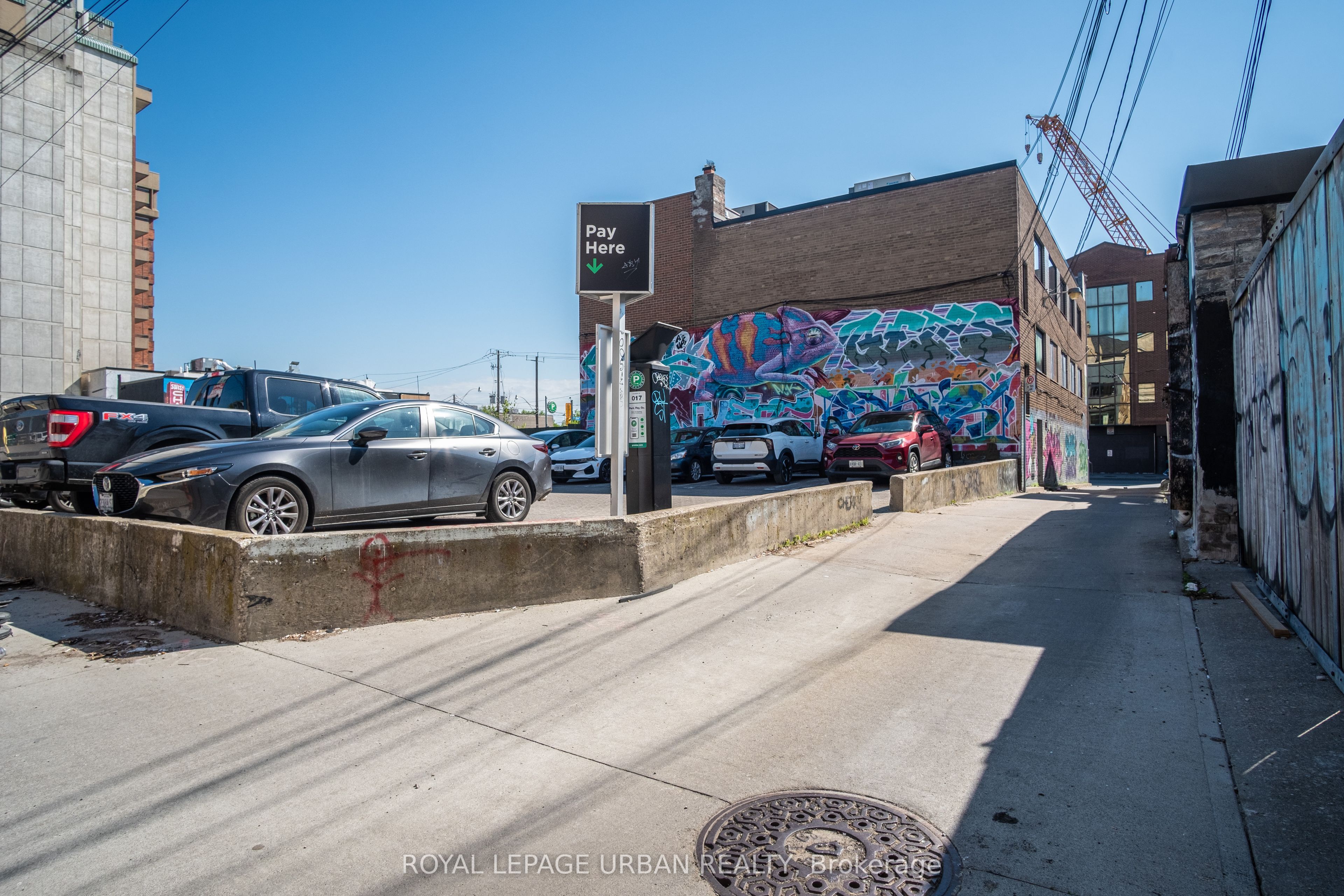 638 Danforth Avenue Property Photo 28