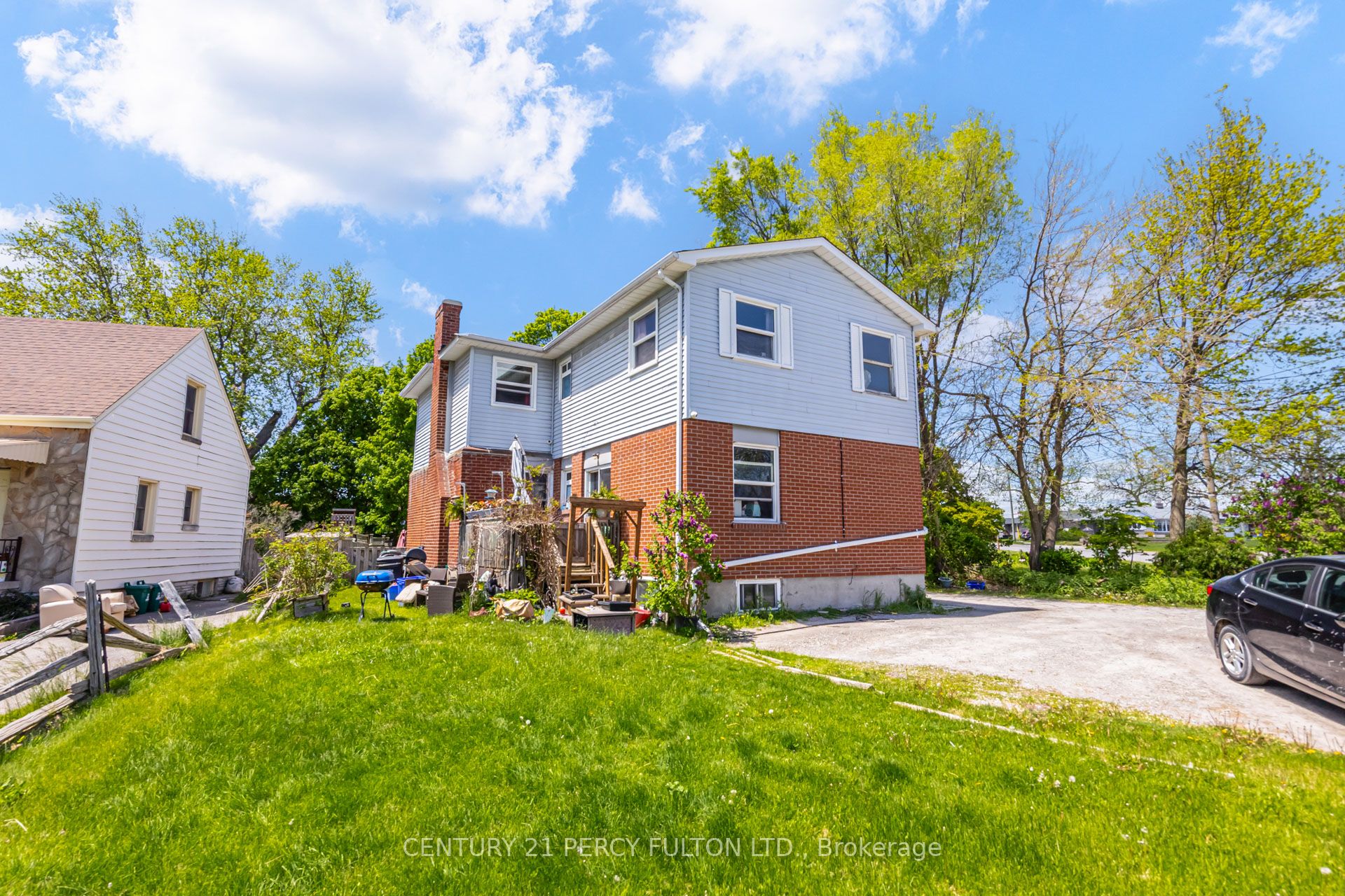 1100 Simcoe Street S Property Photo 1