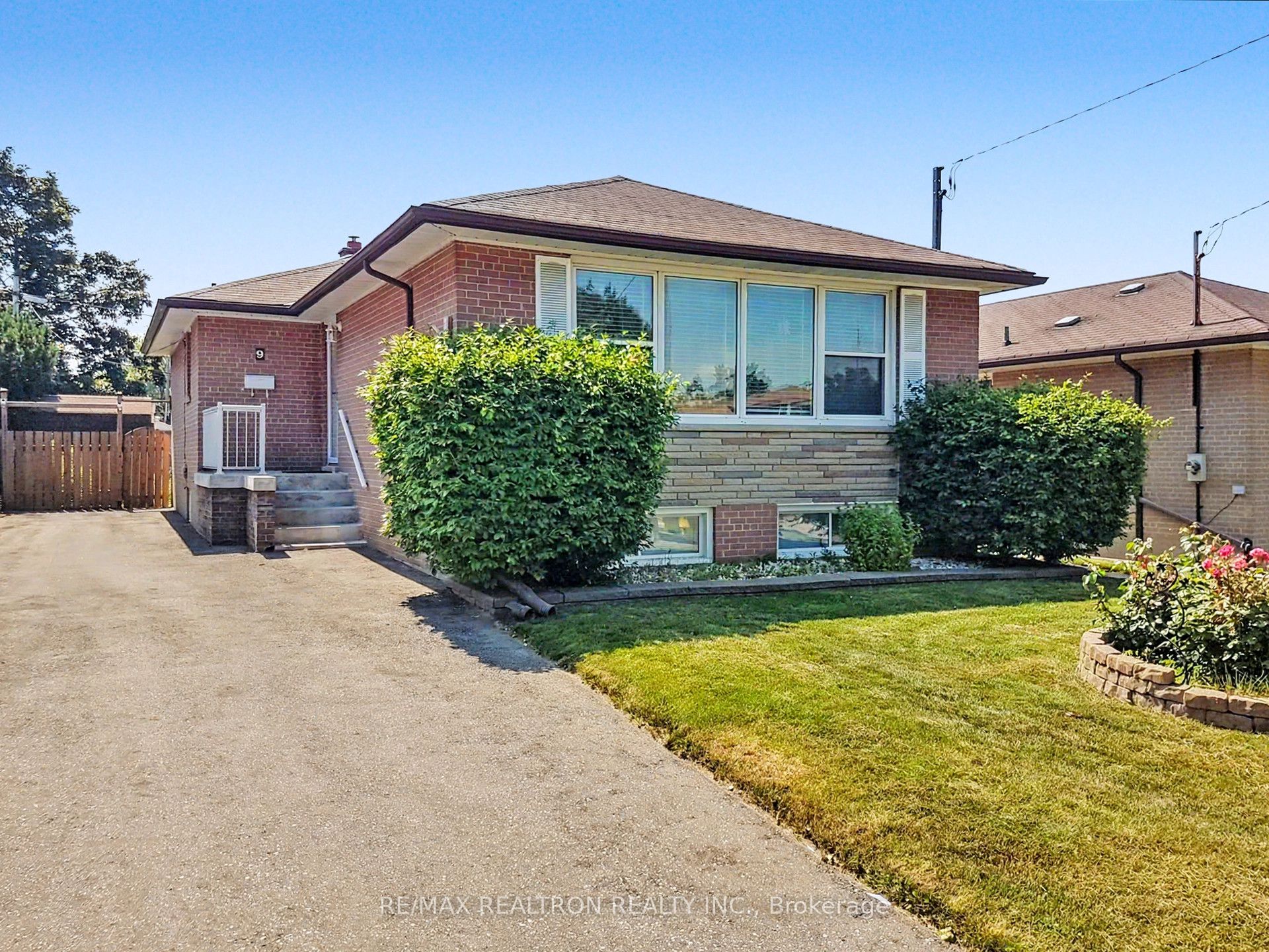 9 Stanwell Drive Property Photo 1