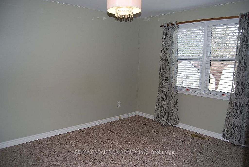 9 Stanwell Drive Property Photo 10