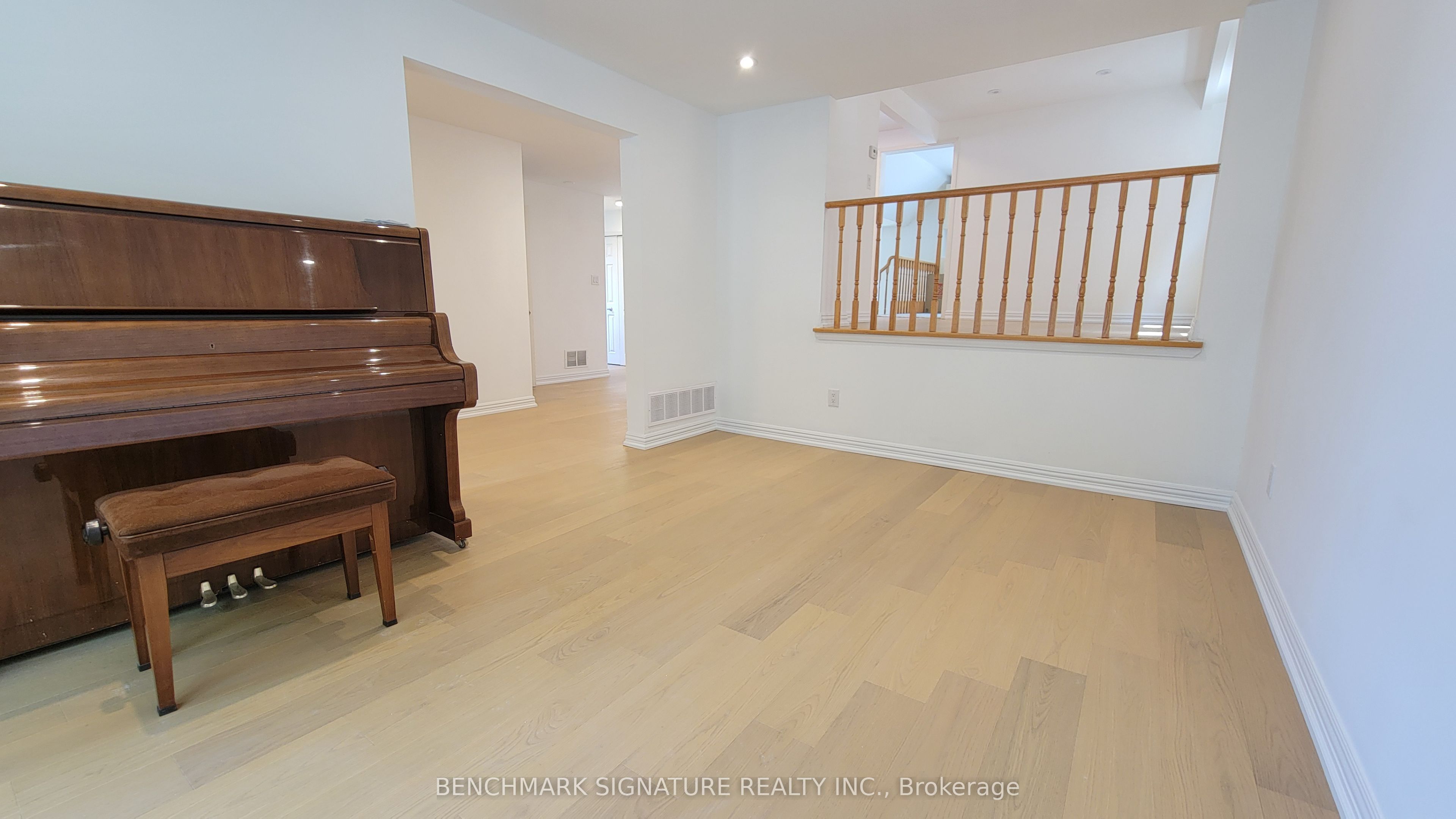 35 Wintermute Boulevard Property Photo 5