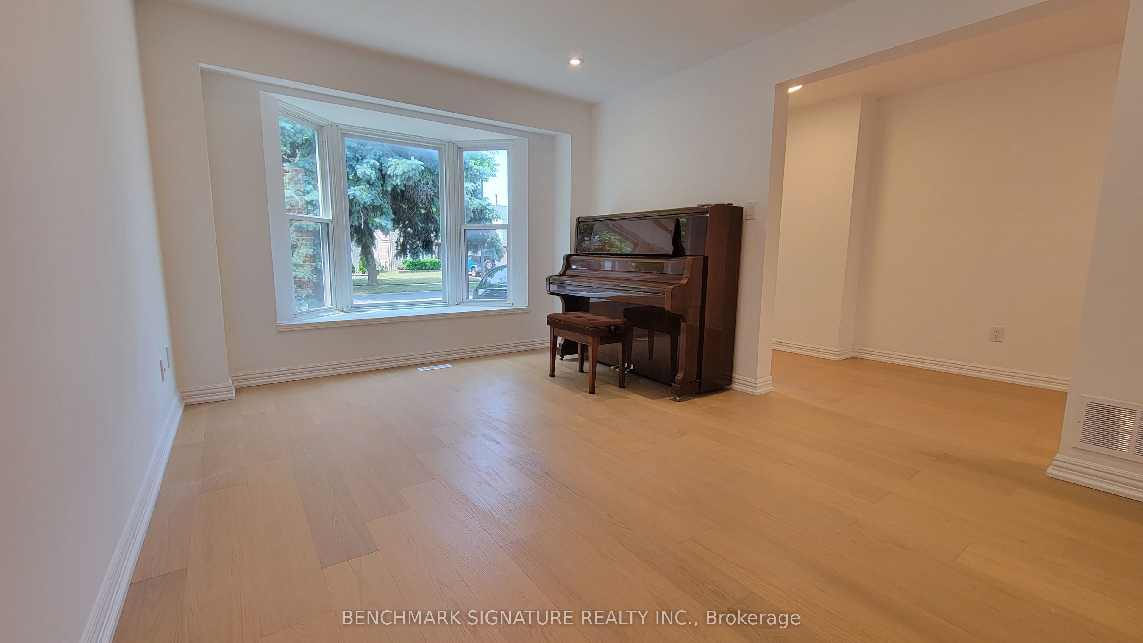 35 Wintermute Boulevard Property Photo 6